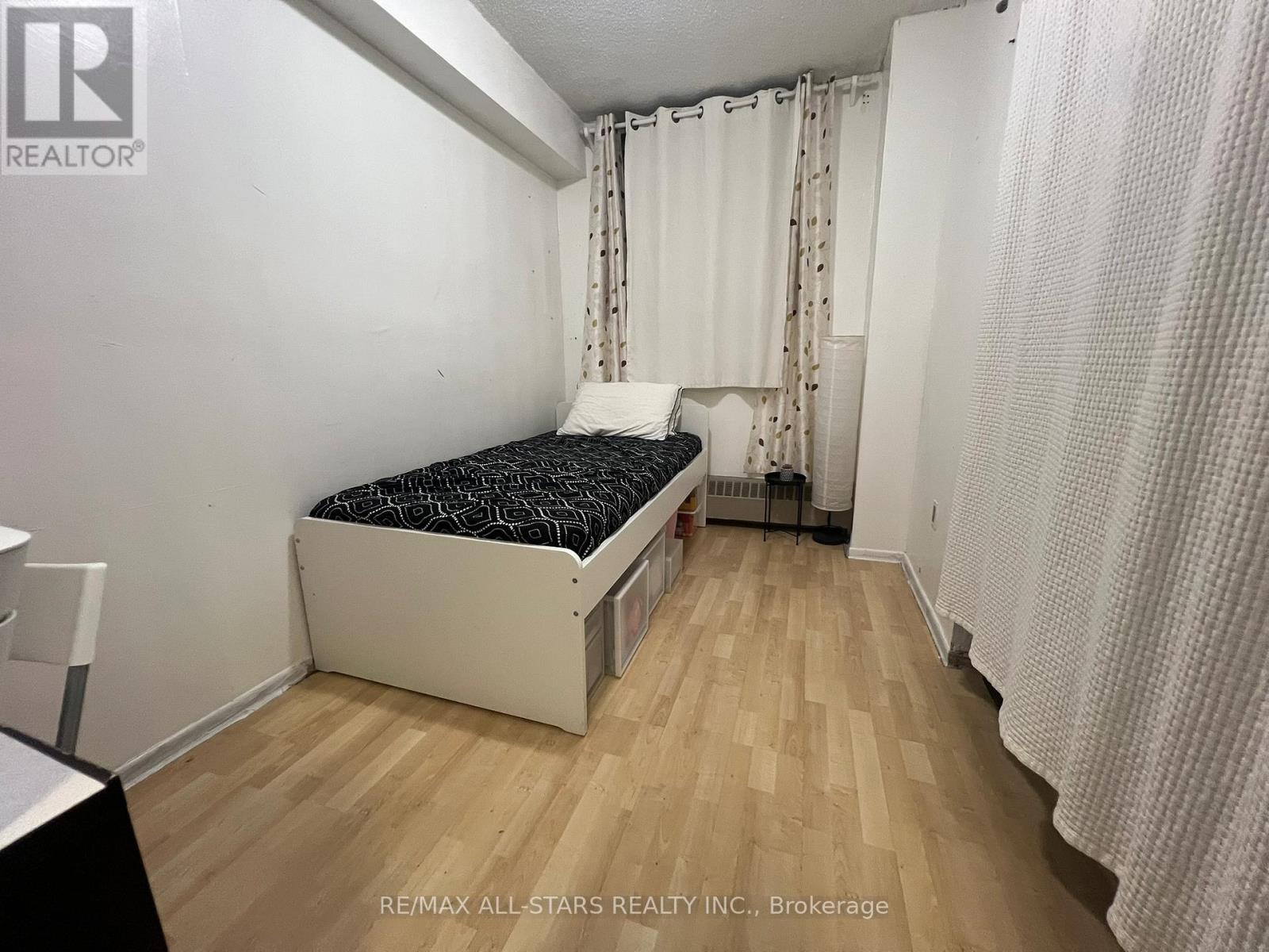 109 - 200 Lotherton Pathway, Toronto, Ontario  M6B 2G8 - Photo 29 - W12360096