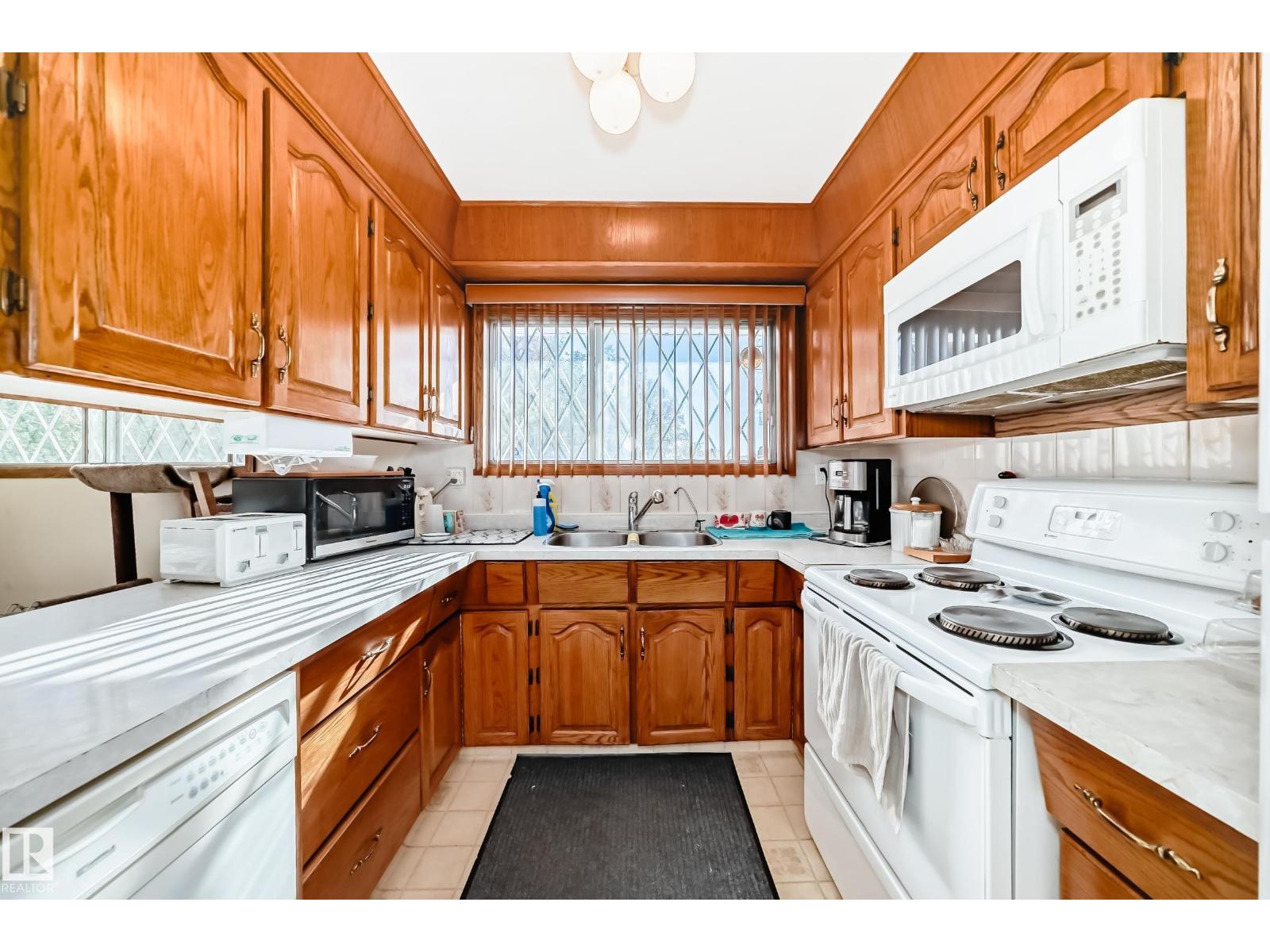 7007 140 Av Nw, Edmonton, Alberta  T5G 2M6 - Photo 12 - E4462725