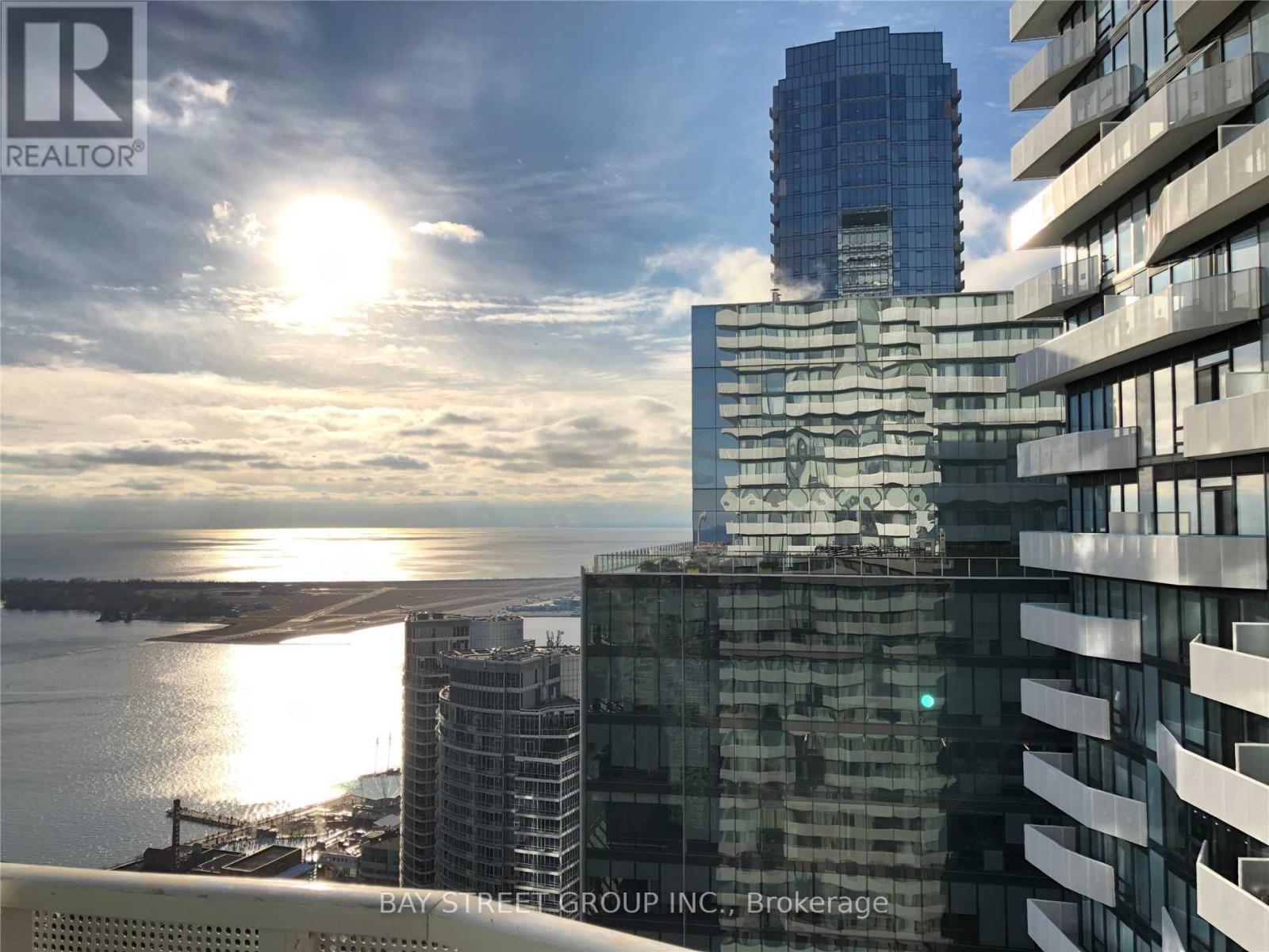 4811 - 88 Harbour Street, Toronto, Ontario  M5J 1B7 - Photo 9 - C12470561