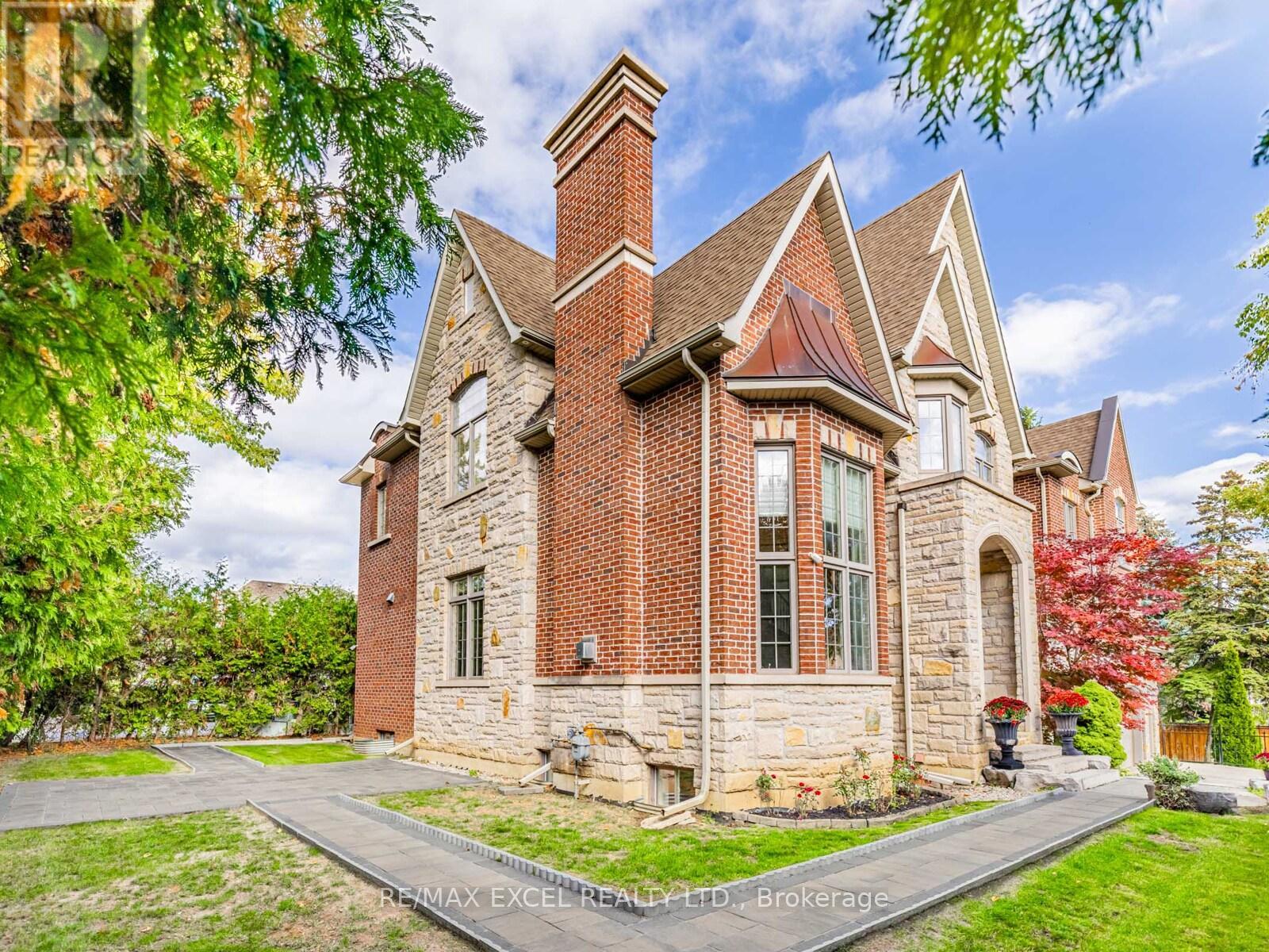 134 Spruce Avenue, Richmond Hill, Ontario  L4C 6W1 - Photo 42 - N12470559