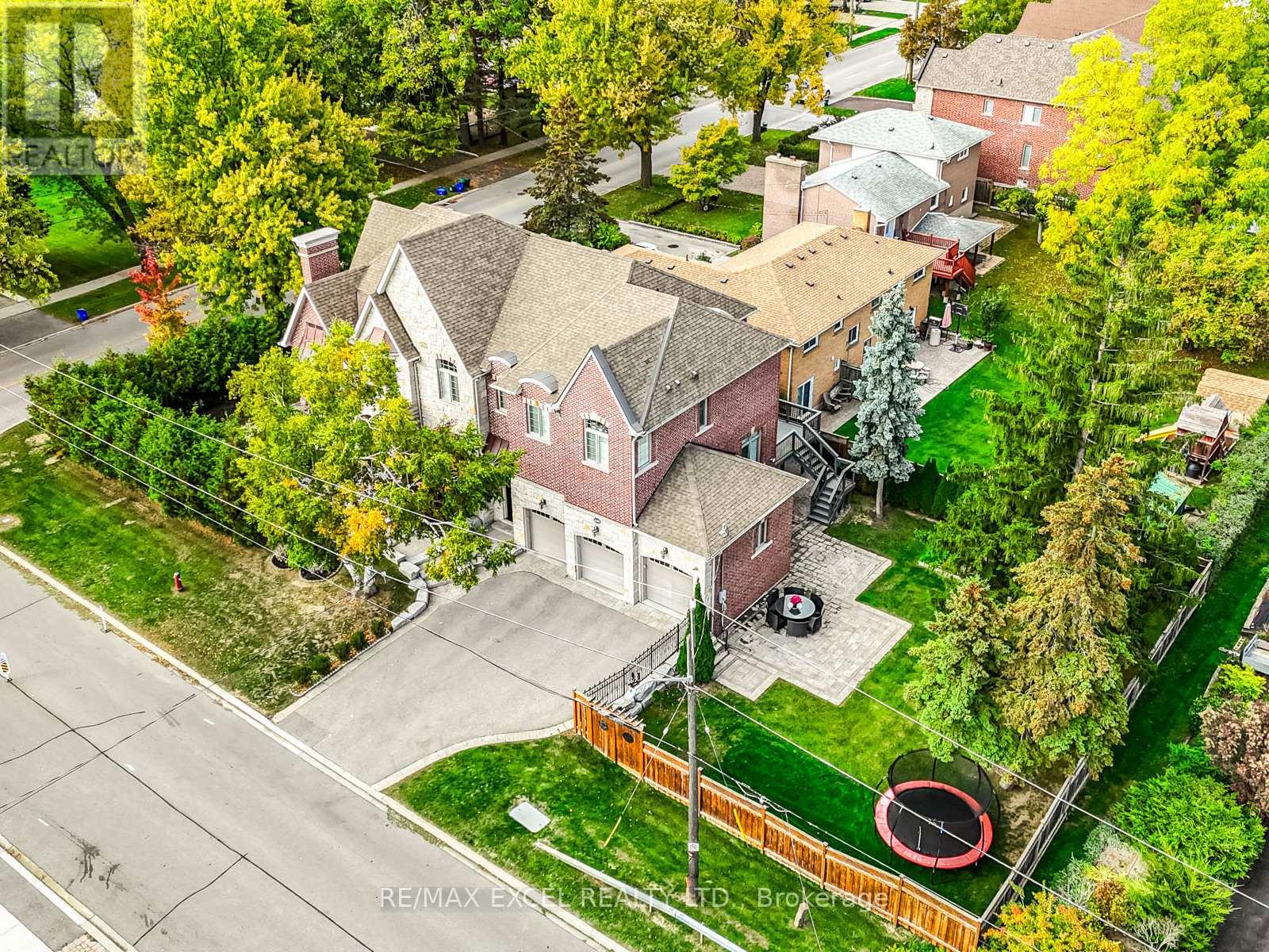 134 Spruce Avenue, Richmond Hill, Ontario  L4C 6W1 - Photo 45 - N12470559