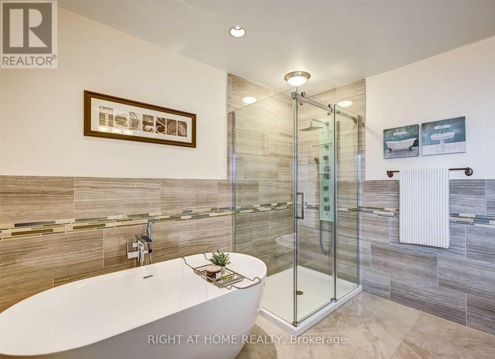 Upper - 6713 Mockingbird Lane, Mississauga, Ontario  L5N 5J8 - Photo 18 - W12467381