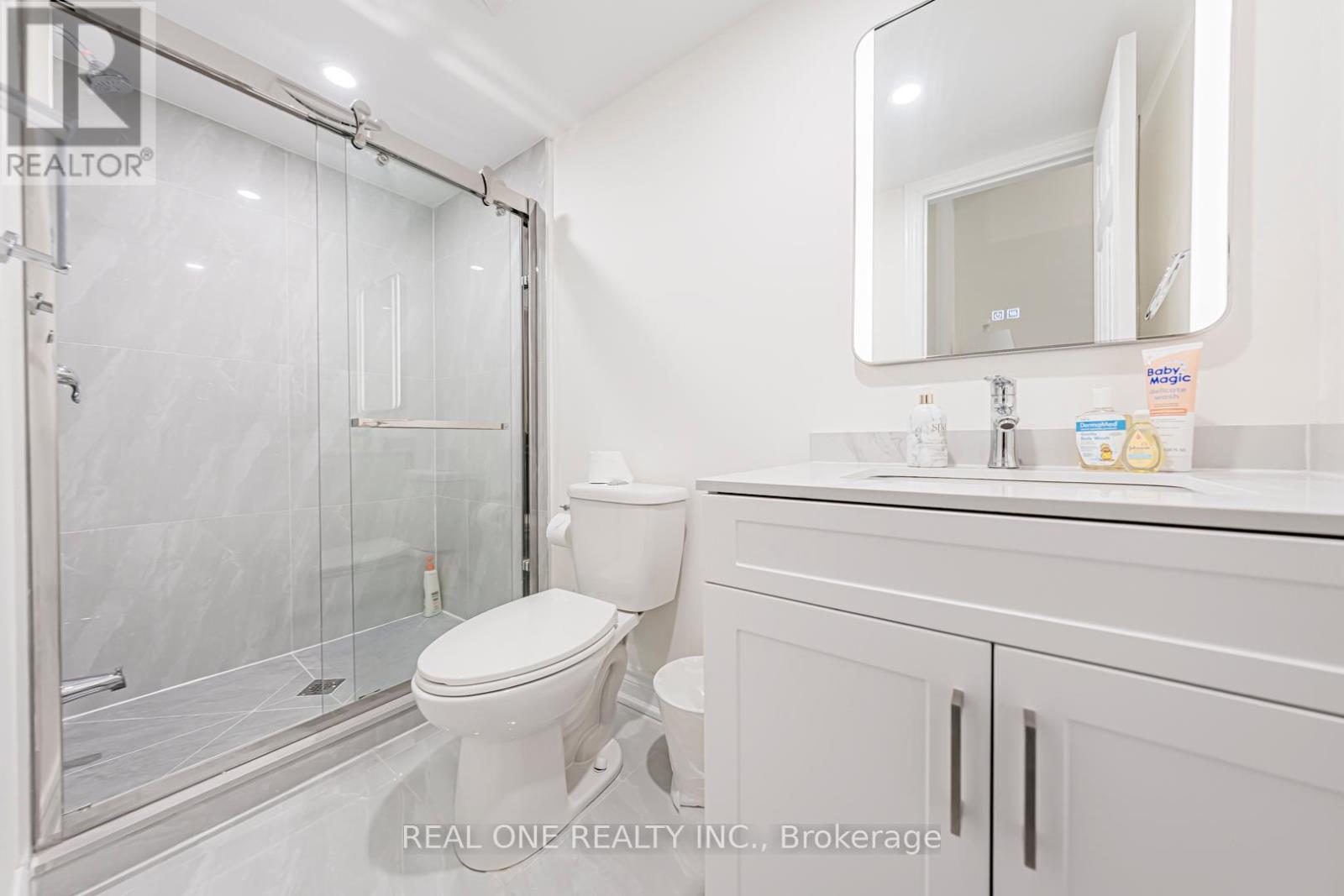 60 Paperbirch Drive, Toronto, Ontario  M3C 2E7 - Photo 12 - C12470571