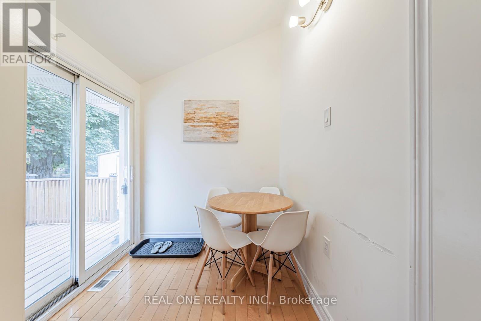60 Paperbirch Drive, Toronto, Ontario  M3C 2E7 - Photo 19 - C12470571