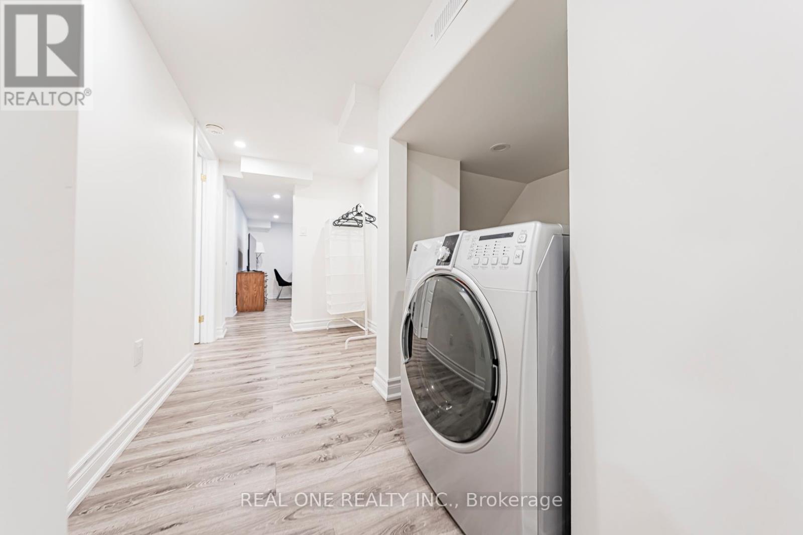 60 Paperbirch Drive, Toronto, Ontario  M3C 2E7 - Photo 26 - C12470571