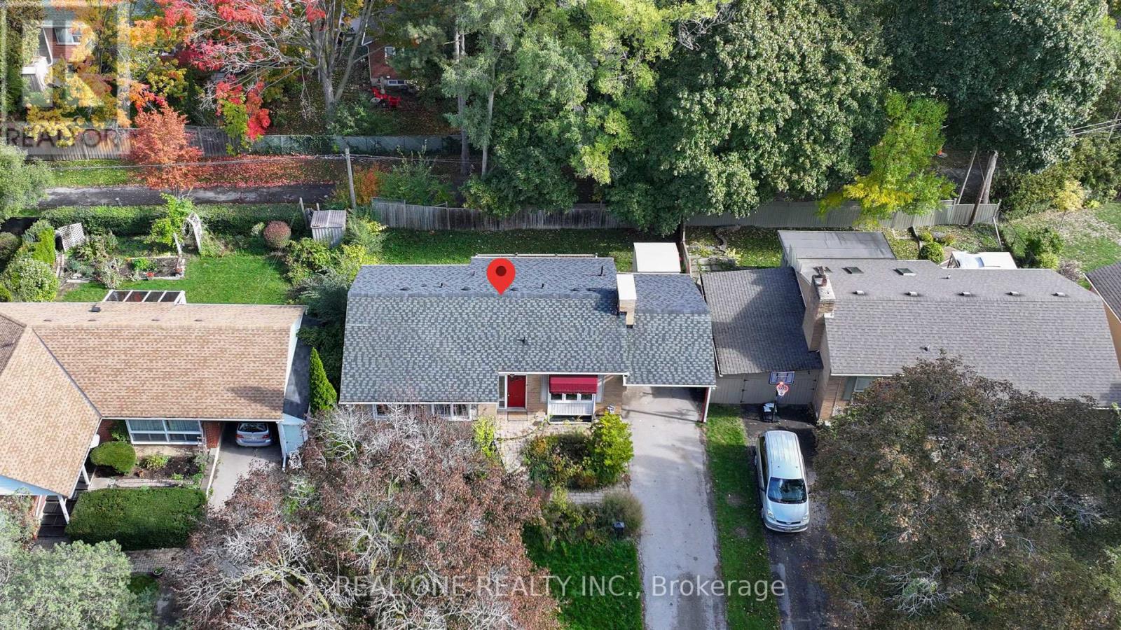 60 Paperbirch Drive, Toronto, Ontario  M3C 2E7 - Photo 3 - C12470571