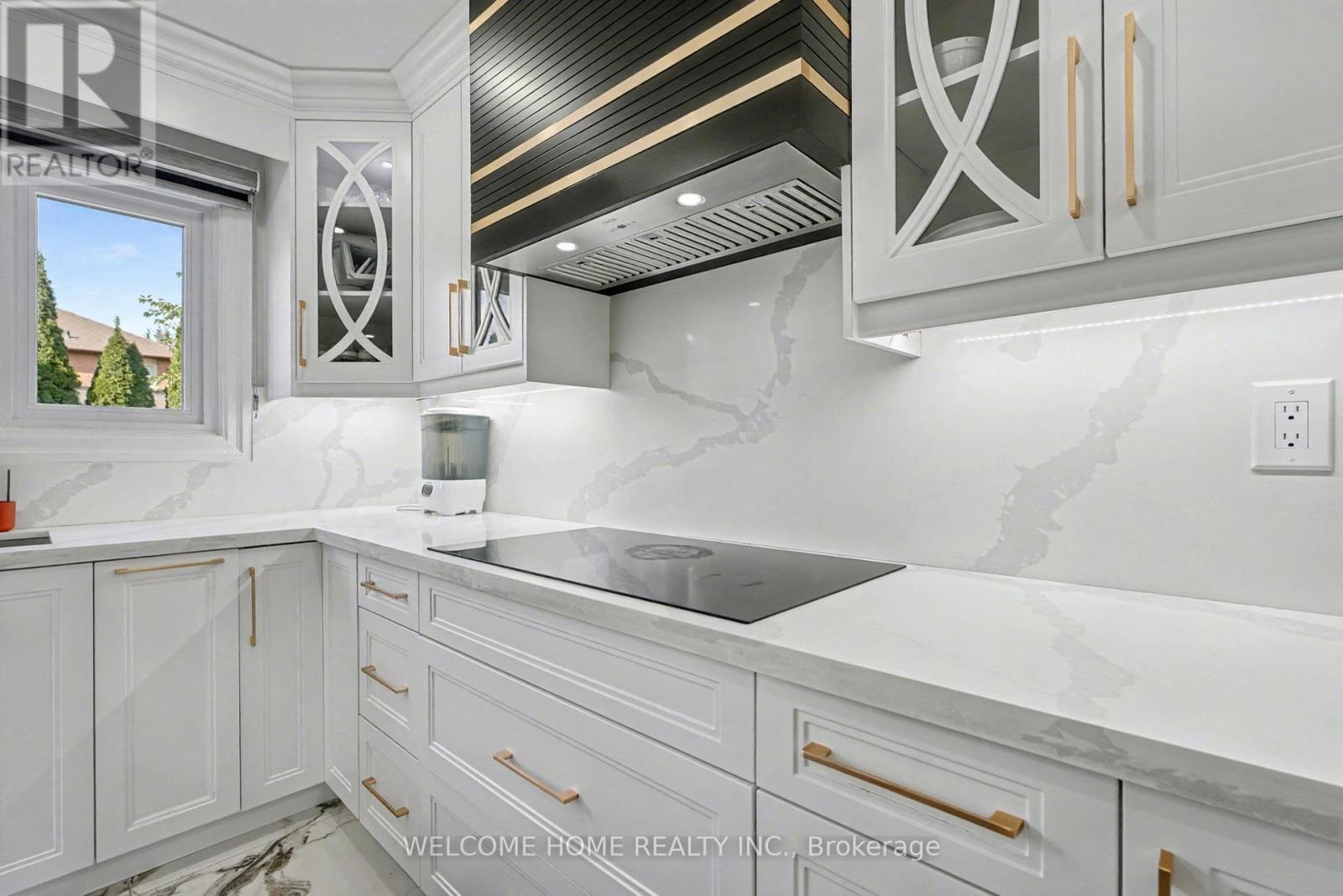 32 Colton Crescent S, Vaughan, Ontario  L4L 3L7 - Photo 12 - N12470570