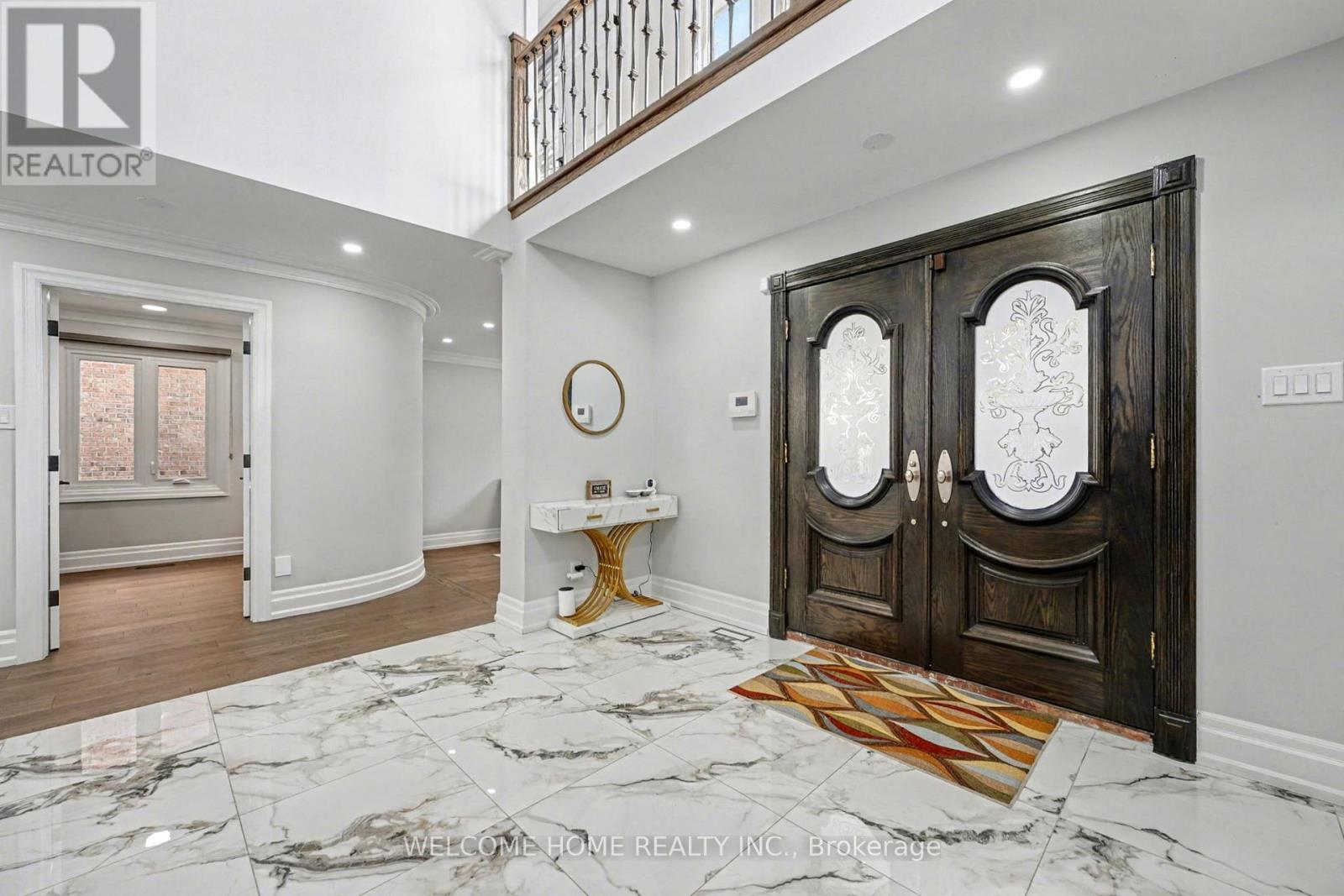 32 Colton Crescent S, Vaughan, Ontario  L4L 3L7 - Photo 4 - N12470570