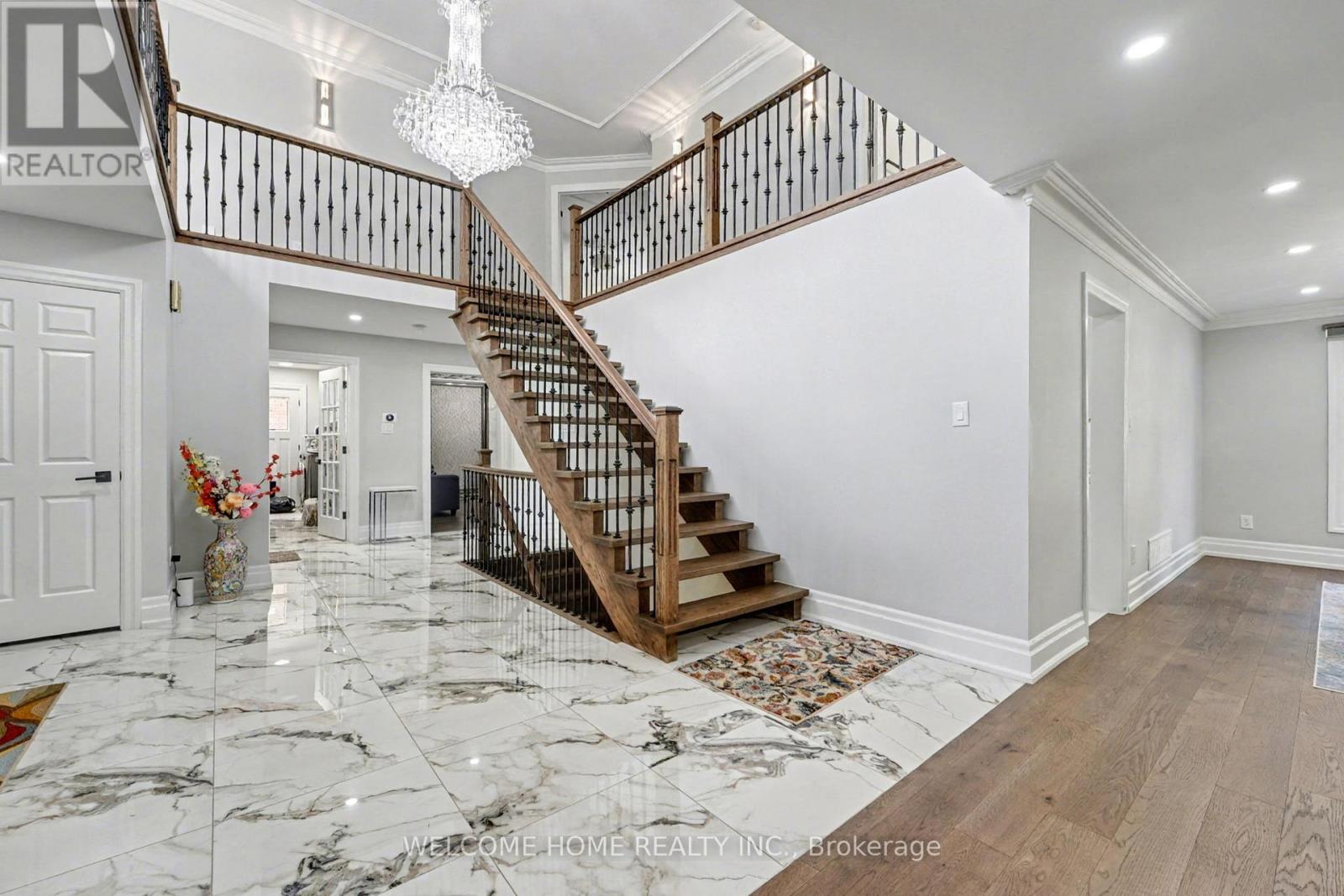 32 Colton Crescent S, Vaughan, Ontario  L4L 3L7 - Photo 6 - N12470570