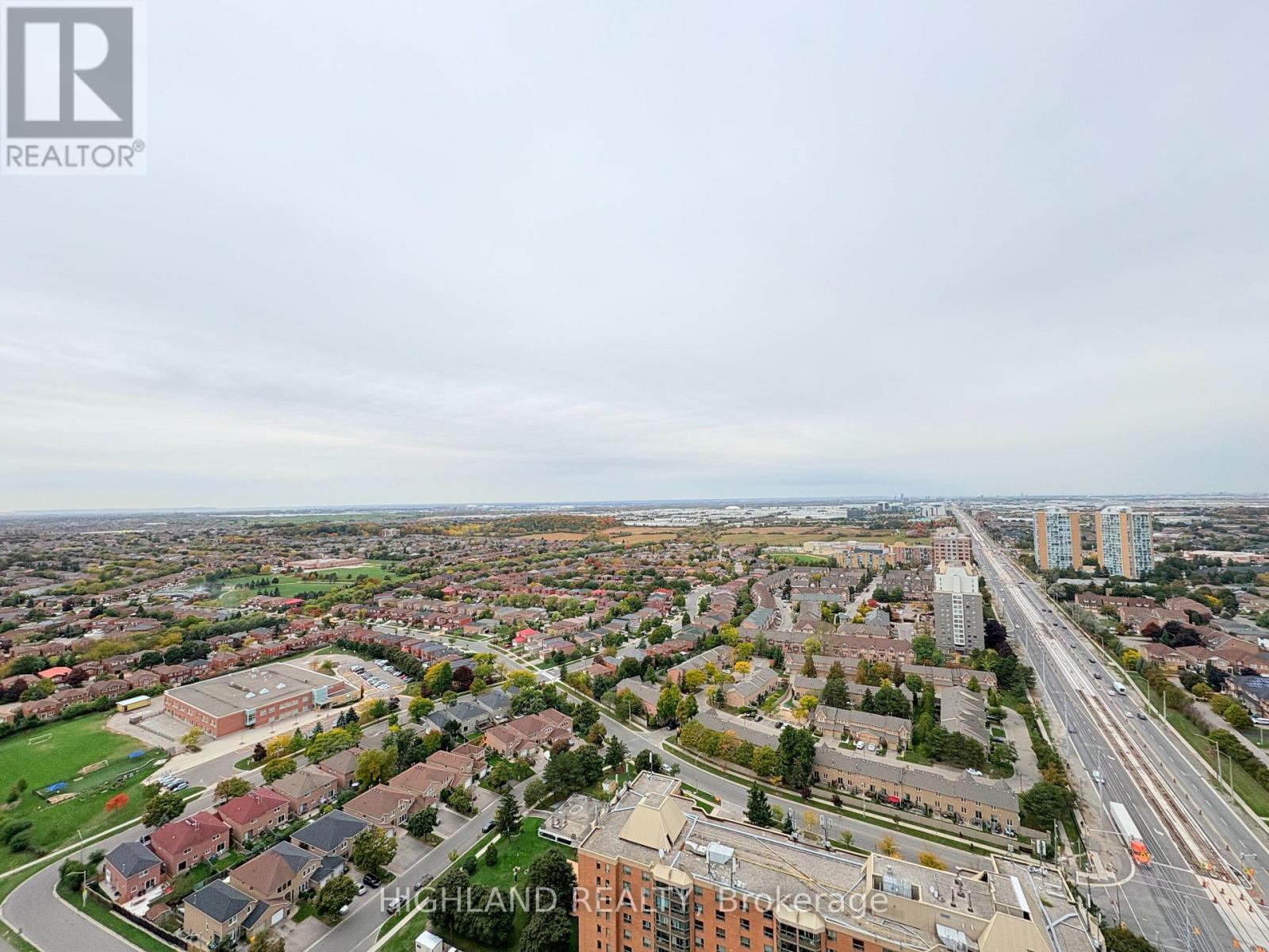 15 Watergarden Drive, Mississauga, Ontario  L5R 0H4 - Photo 12 - W12470572