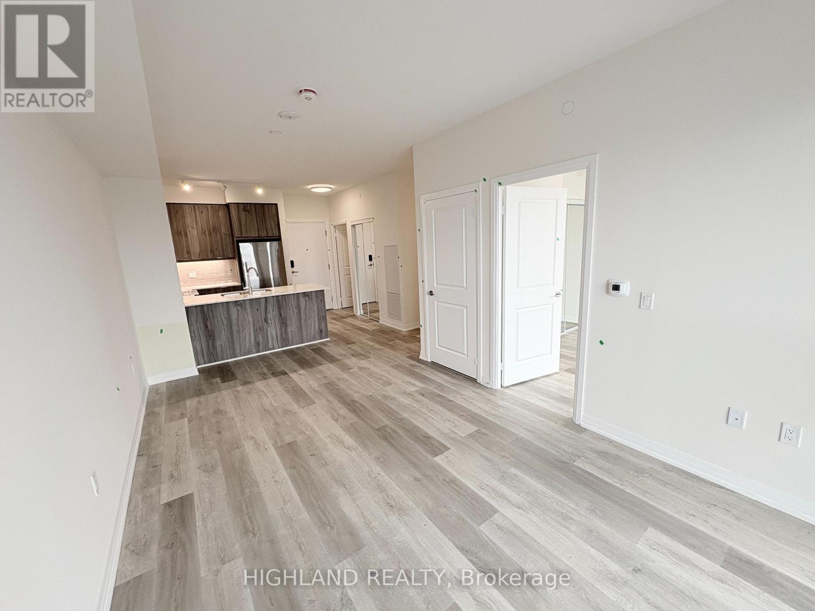 15 Watergarden Drive, Mississauga, Ontario  L5R 0H4 - Photo 7 - W12470572