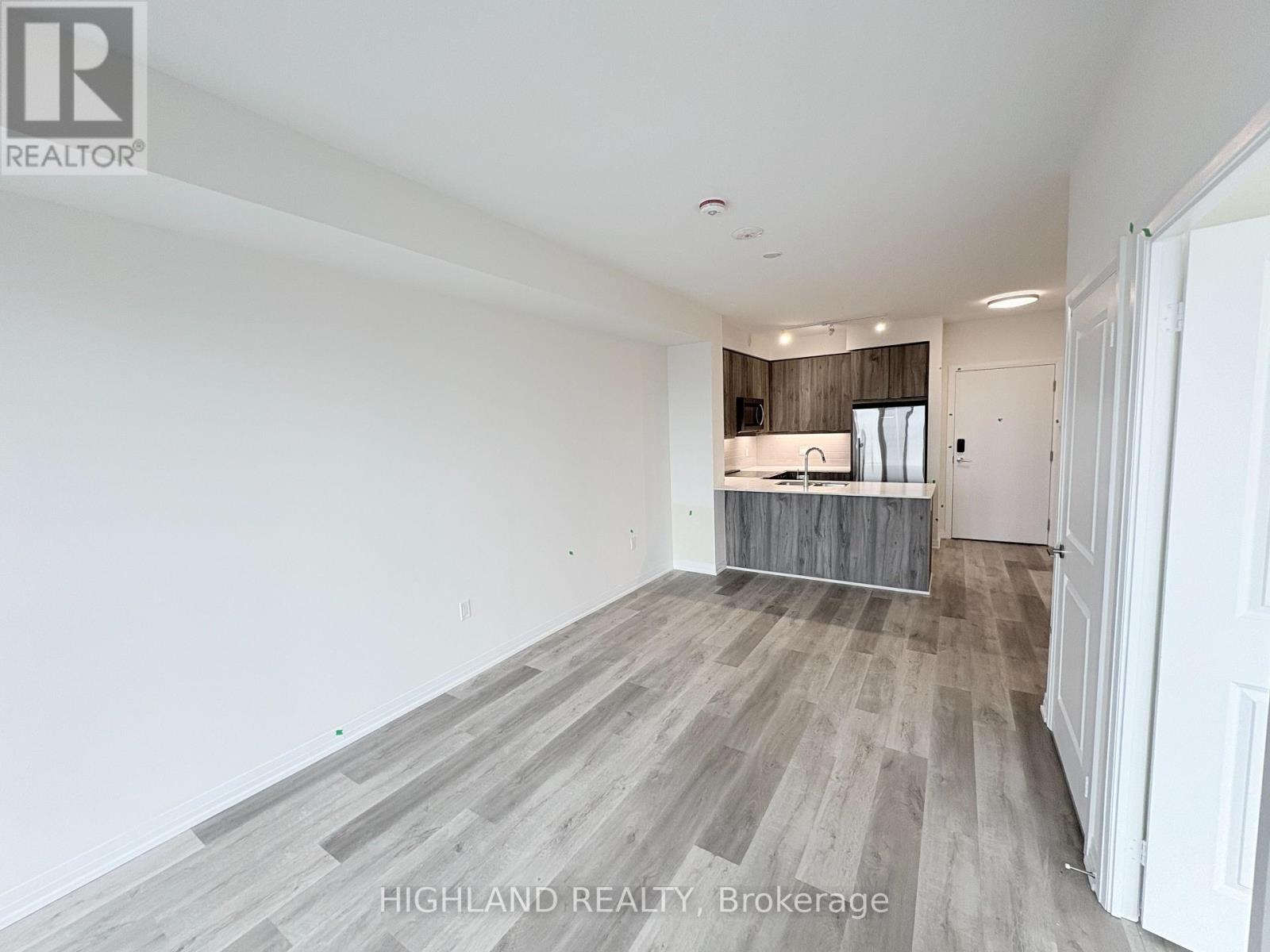 15 Watergarden Drive, Mississauga, Ontario  L5R 0H4 - Photo 8 - W12470572