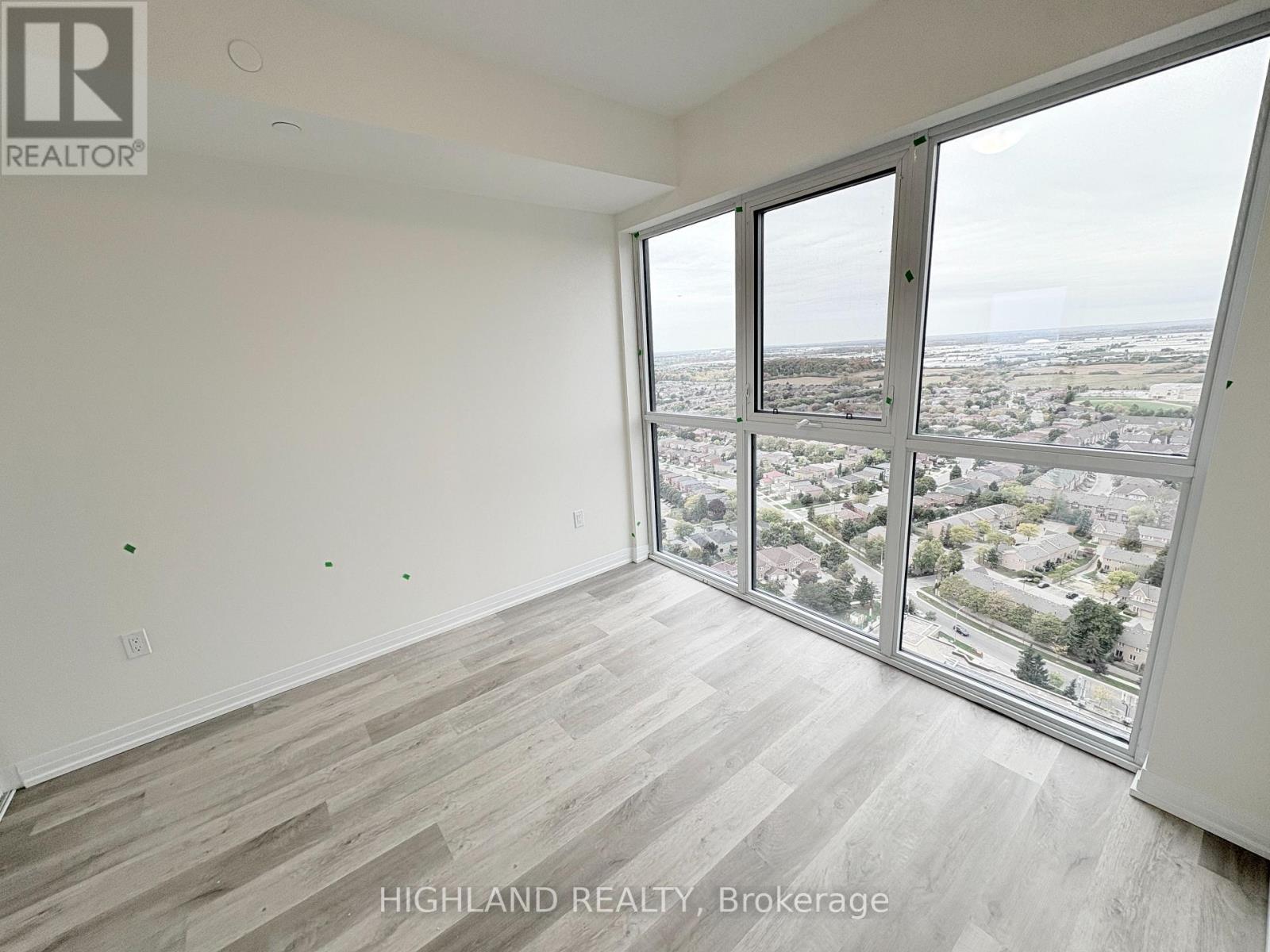 15 Watergarden Drive, Mississauga, Ontario  L5R 0H4 - Photo 9 - W12470572