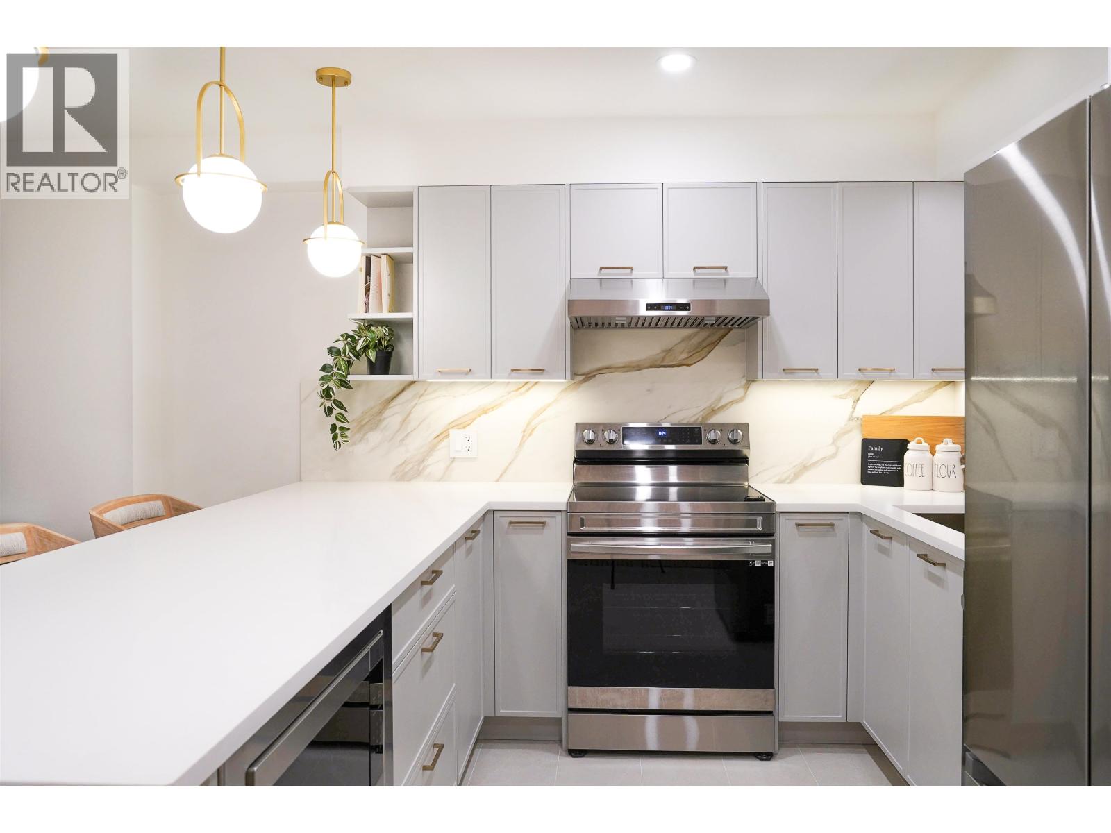 2078 Springer Avenue, Burnaby, British Columbia  V5B 3M5 - Photo 4 - R3057846