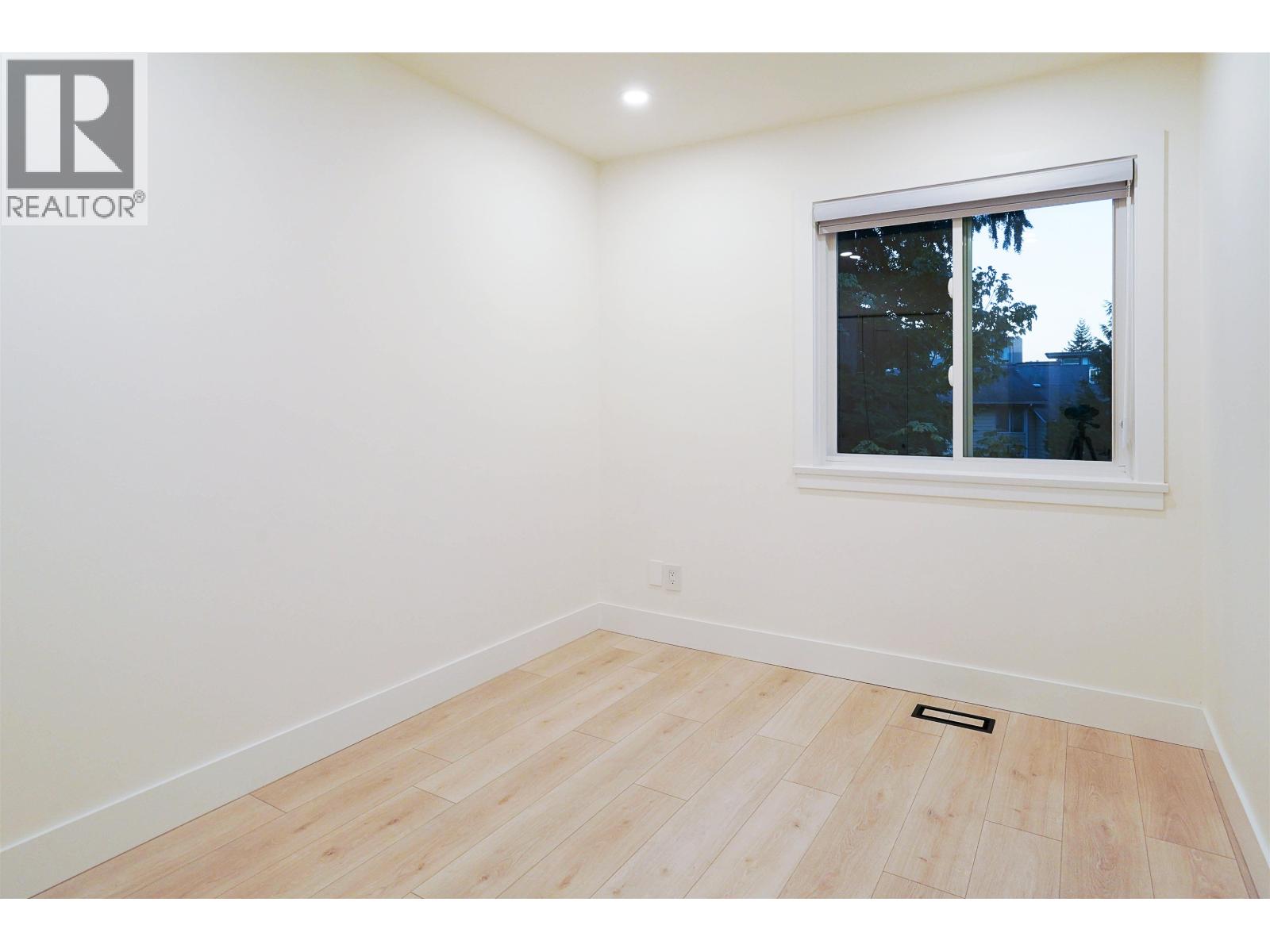 2078 Springer Avenue, Burnaby, British Columbia  V5B 3M5 - Photo 6 - R3057846