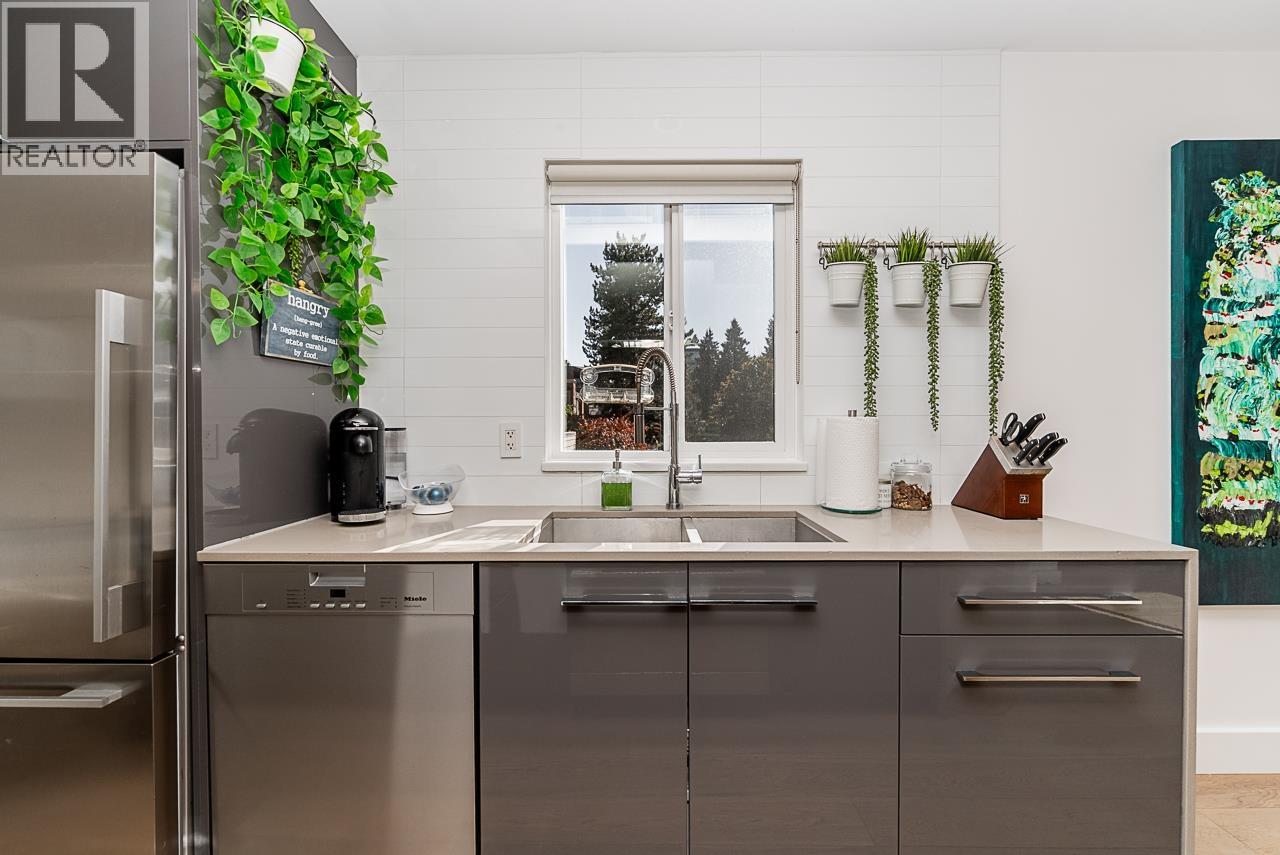 3988 Parkway Drive, Vancouver, British Columbia  V6L 3E1 - Photo 2 - R3057718