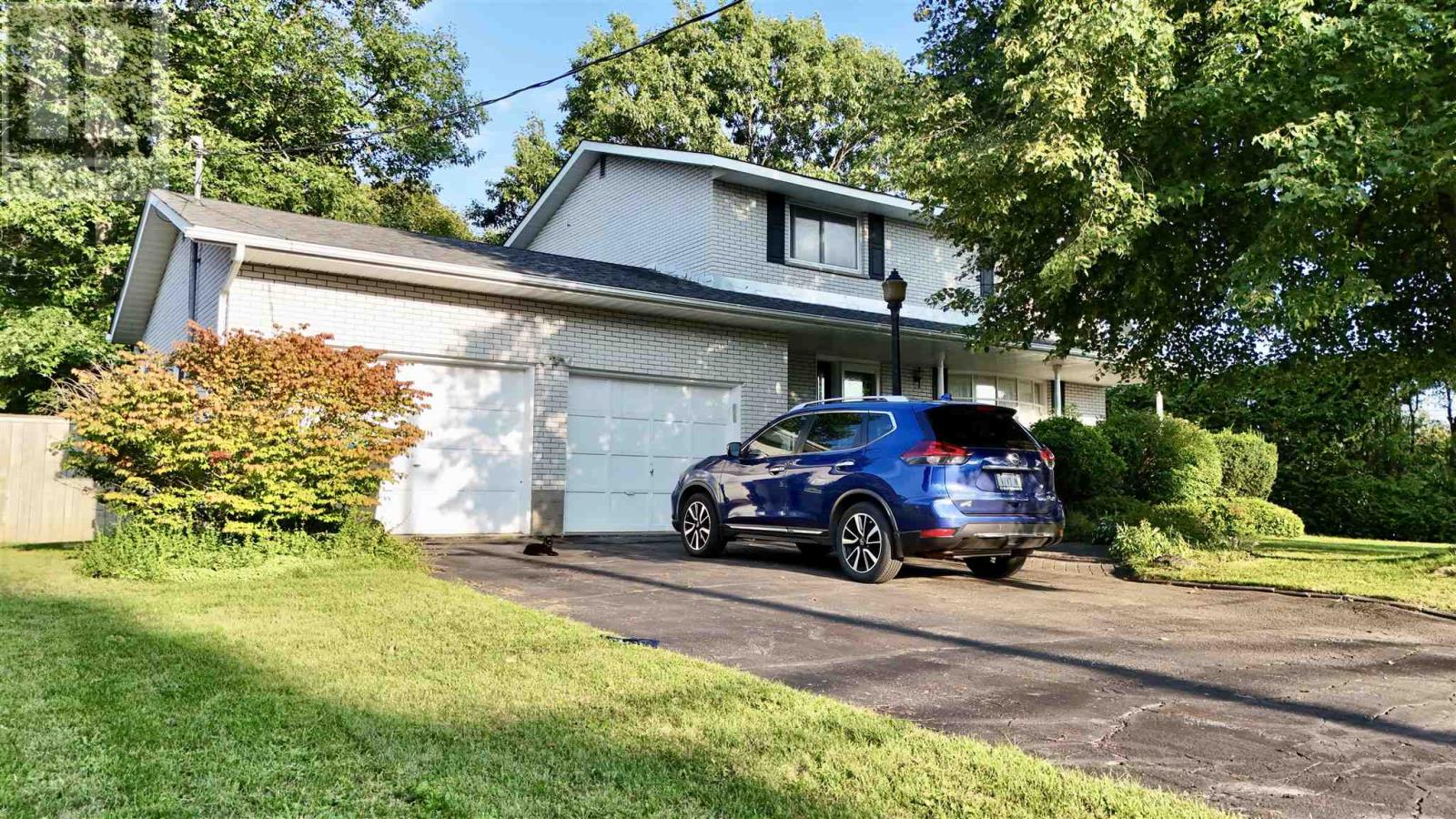 4 Silver Birch Dr, Sault Ste Marie, Ontario  P6A 5S1 - Photo 1 - SM252454