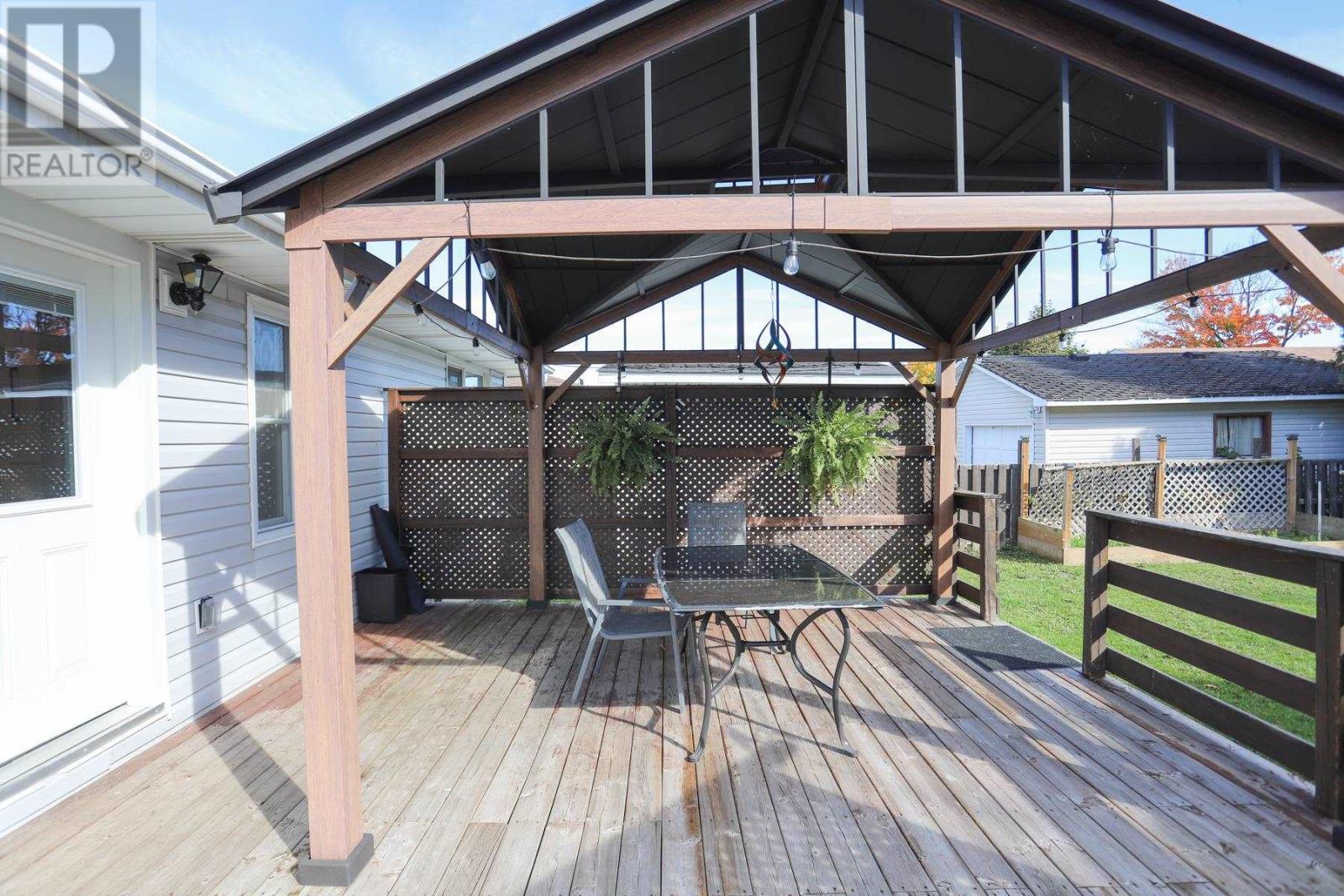 19 Macmurray Ave, Sault Ste. Marie, Ontario  P6A 5W7 - Photo 8 - SM252978
