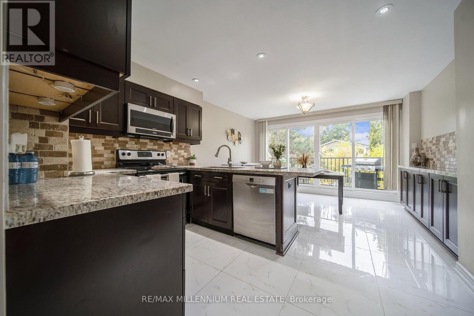 62 Cumberland Lane, Ajax, Ontario  L1S 7K4 - Photo 12 - E12458421