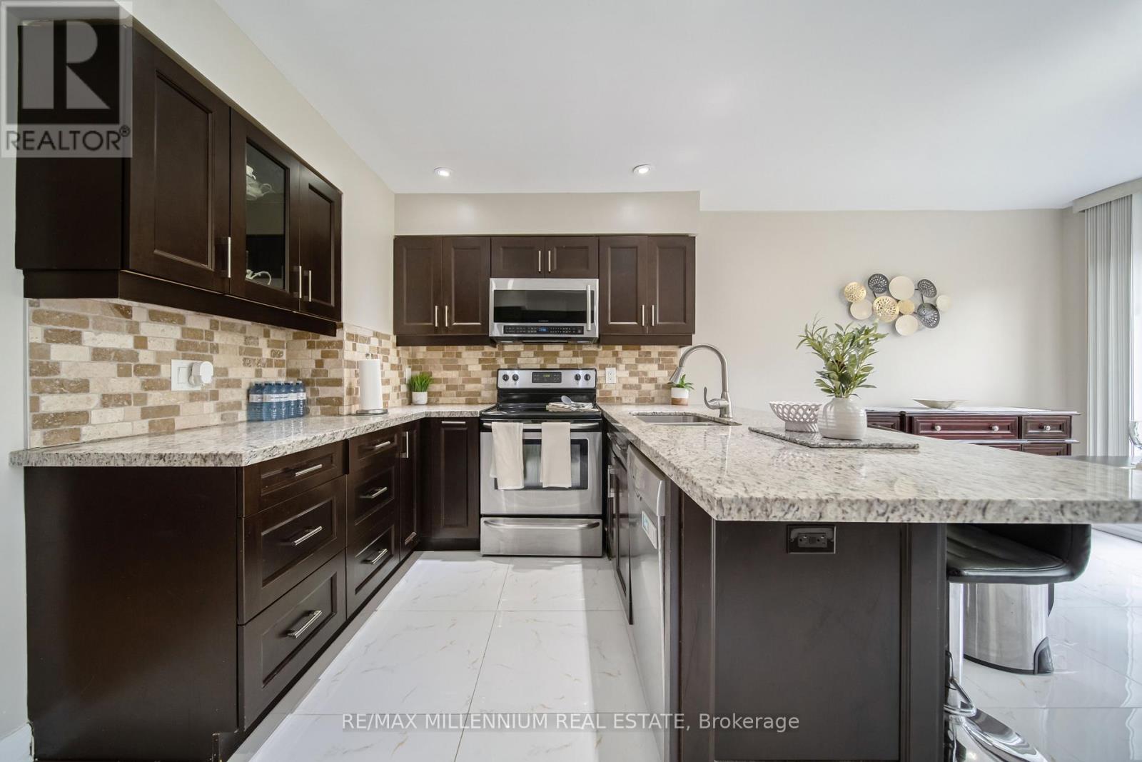 62 Cumberland Lane, Ajax, Ontario  L1S 7K4 - Photo 15 - E12458421