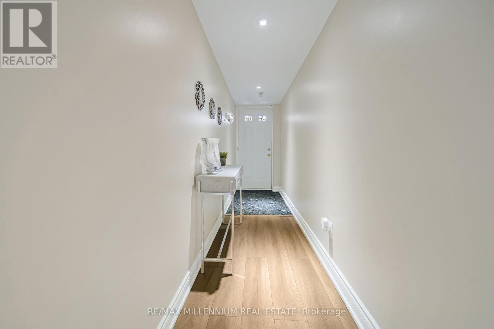 62 Cumberland Lane, Ajax, Ontario  L1S 7K4 - Photo 5 - E12458421