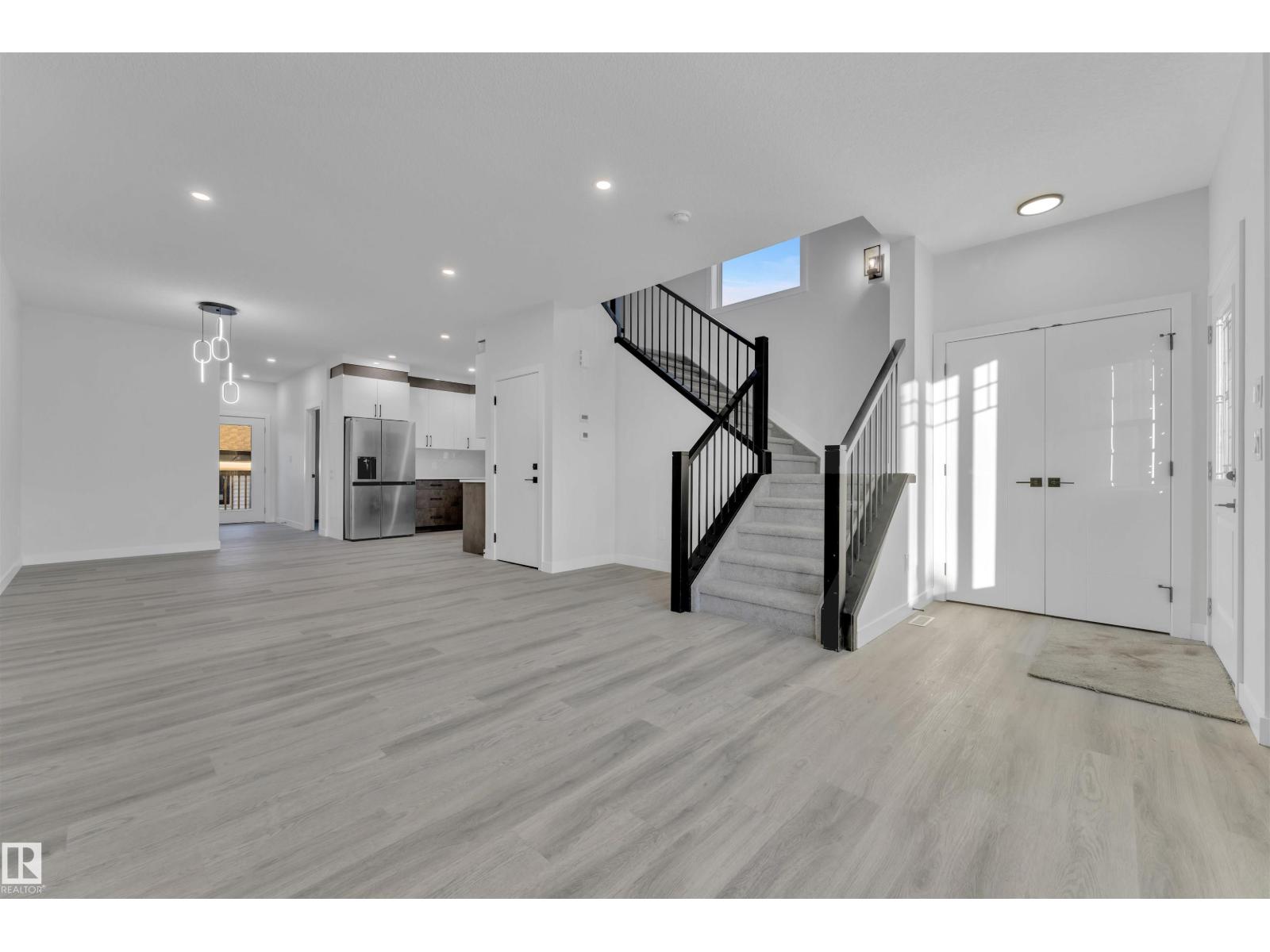 9650 63 Ave Nw, Edmonton, Alberta  T6E 0G5 - Photo 4 - E4462730