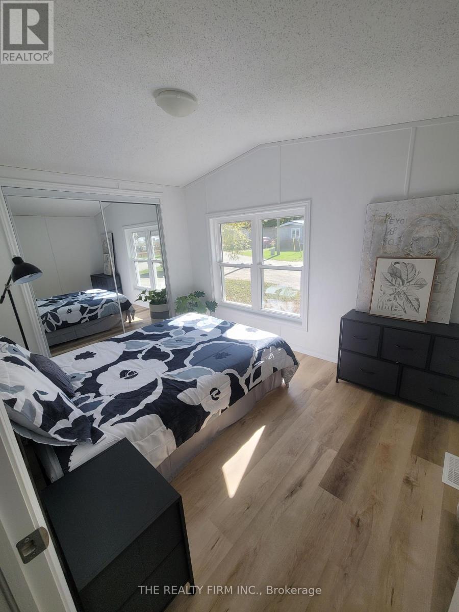 18 - 75049 Hensall Road, Huron East, Ontario  N0K 1W0 - Photo 11 - X12399152