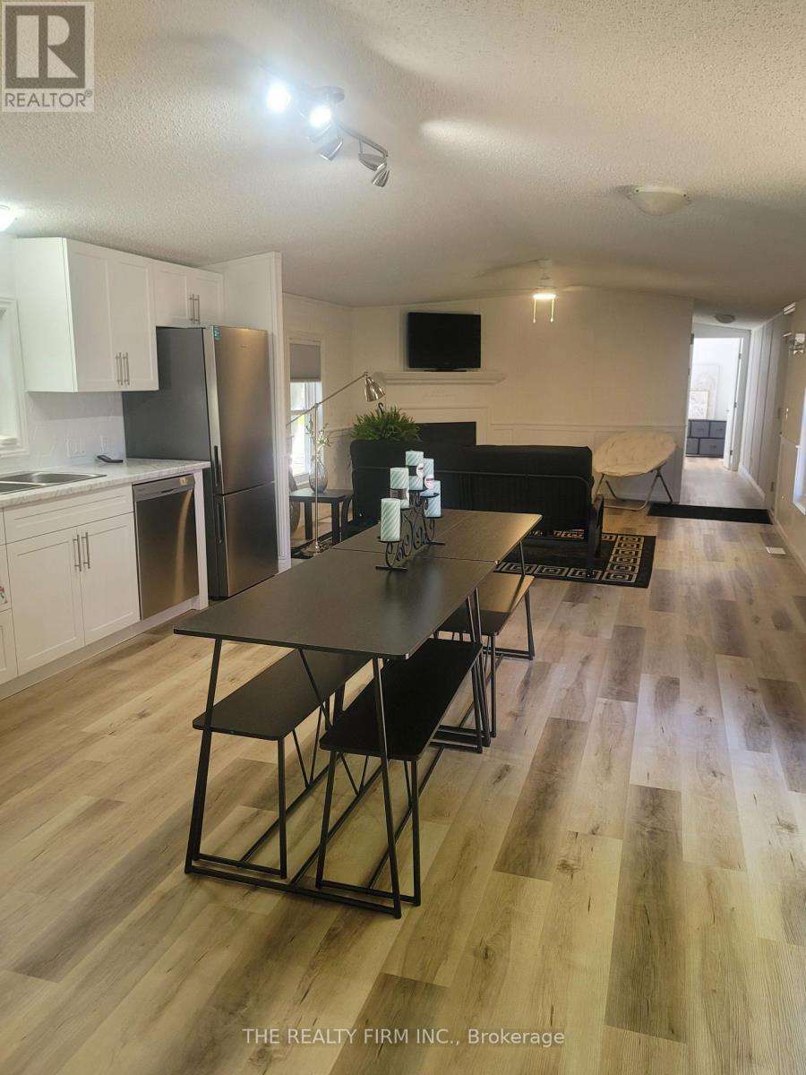 18 - 75049 Hensall Road, Huron East, Ontario  N0K 1W0 - Photo 7 - X12399152