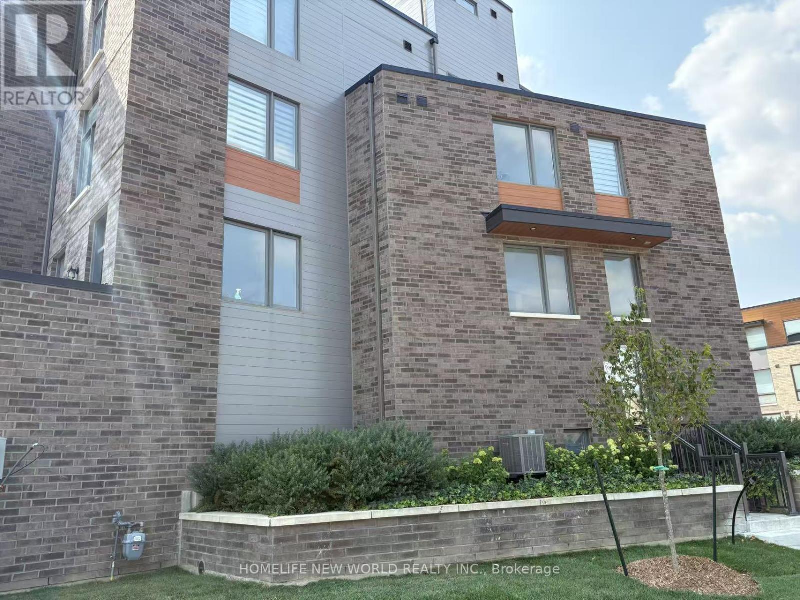 Room 2 - 72 Hooyo Terrace, Toronto, Ontario  M6A 0E2 - Photo 10 - C12470576