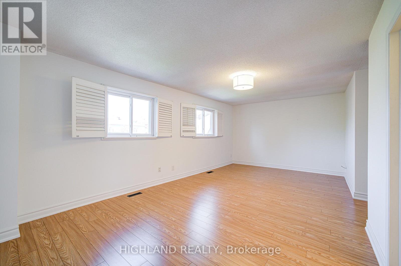 671 Dinsmore Court, Mississauga, Ontario  L5R 3G4 - Photo 17 - W12470580