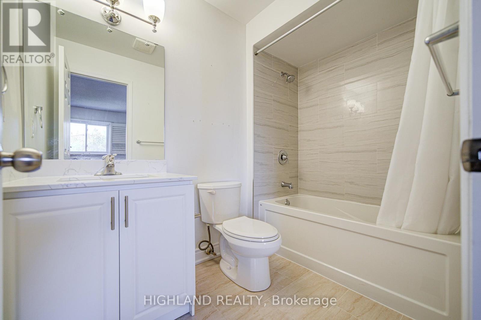671 Dinsmore Court, Mississauga, Ontario  L5R 3G4 - Photo 19 - W12470580