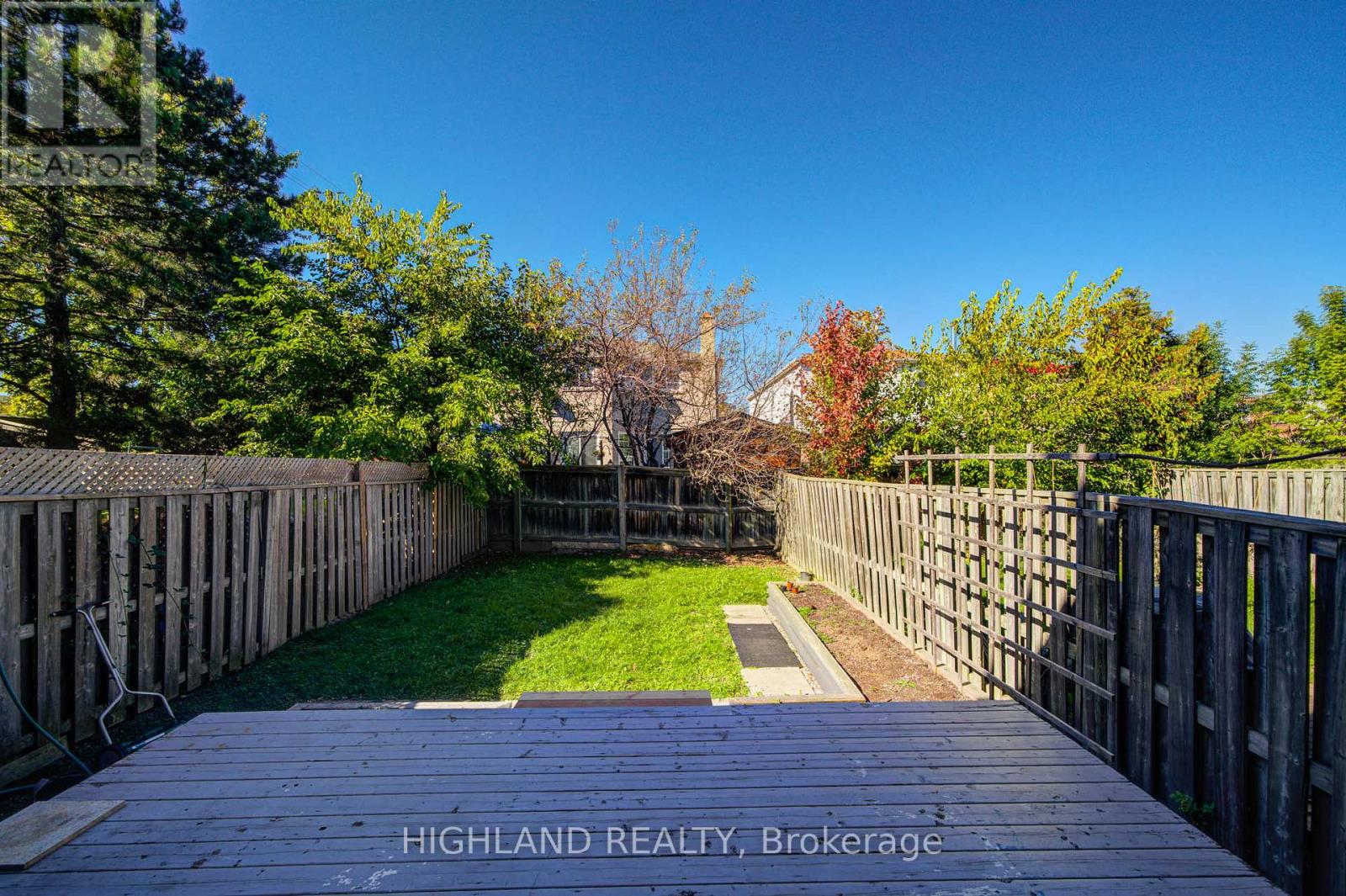 671 Dinsmore Court, Mississauga, Ontario  L5R 3G4 - Photo 26 - W12470580