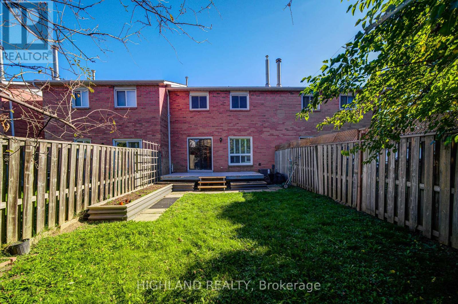 671 Dinsmore Court, Mississauga, Ontario  L5R 3G4 - Photo 27 - W12470580