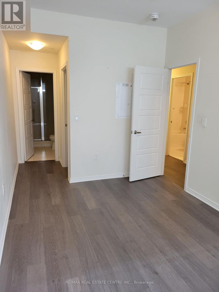 102 - 1140 Briar Hill Avenue, Toronto, Ontario  M6B 0A9 - Photo 3 - W12470583