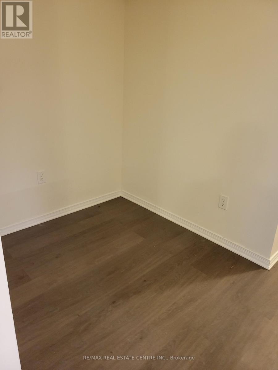102 - 1140 Briar Hill Avenue, Toronto, Ontario  M6B 0A9 - Photo 5 - W12470583
