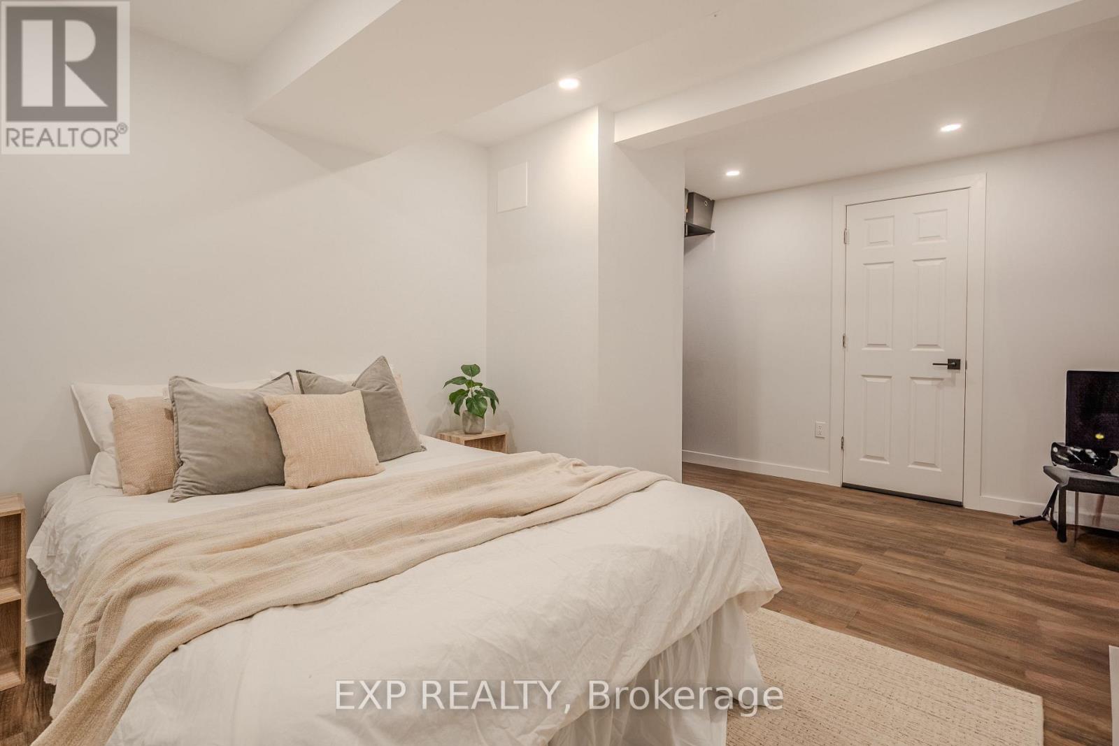12 Lailey Street, St. Catharines, Ontario  L2M 5G8 - Photo 18 - X12470590