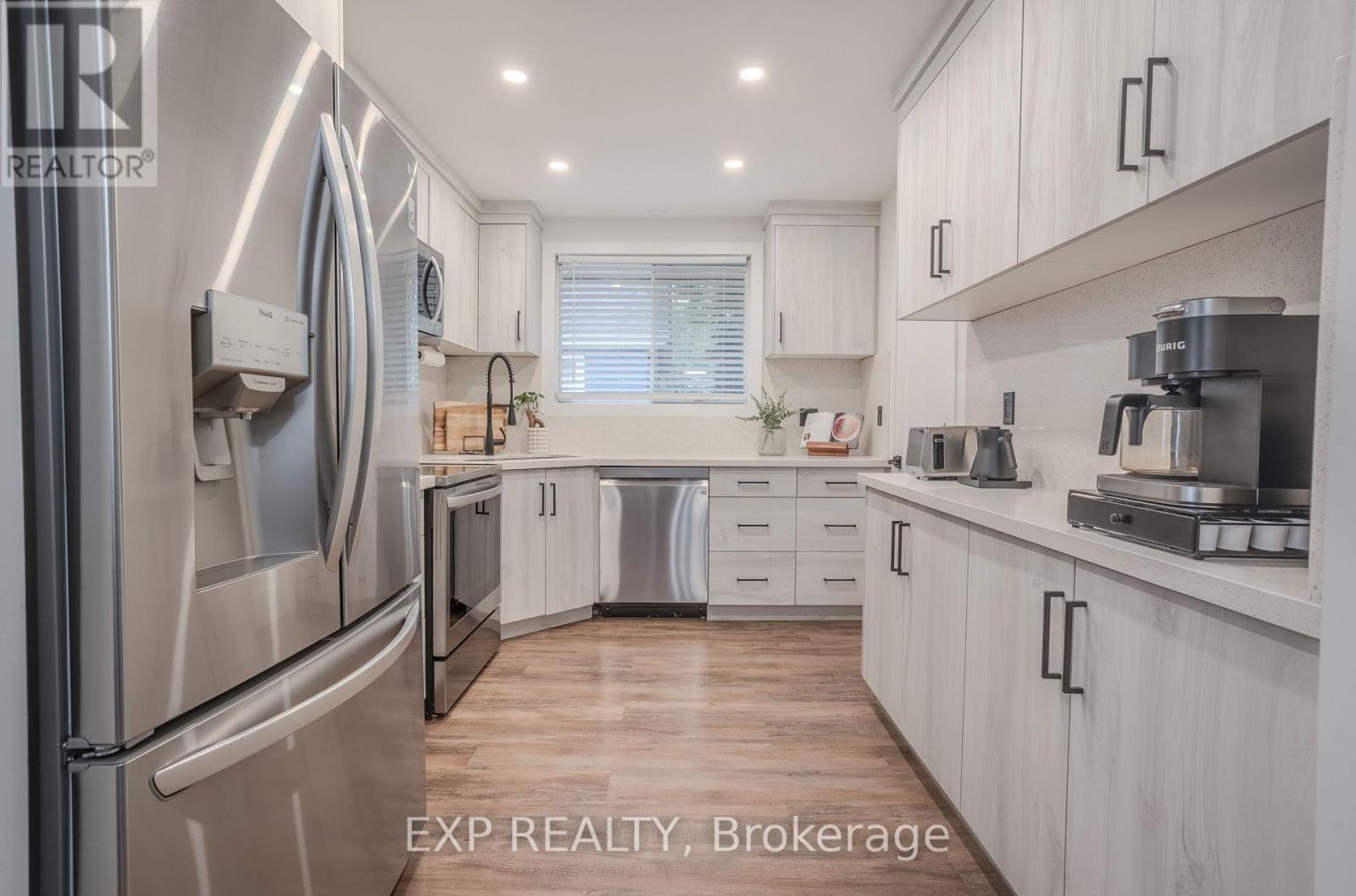 12 Lailey Street, St. Catharines, Ontario  L2M 5G8 - Photo 6 - X12470590
