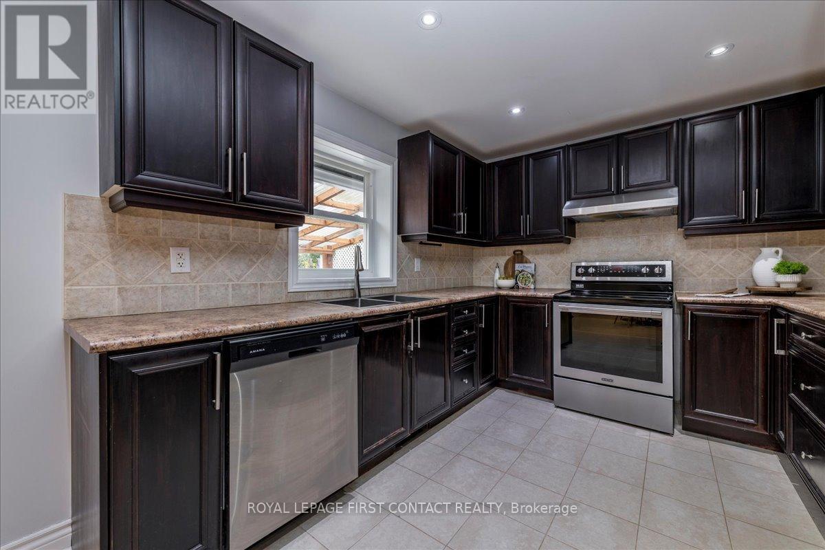 2 George Street, Innisfil, Ontario  L0L 1L0 - Photo 10 - N12470591