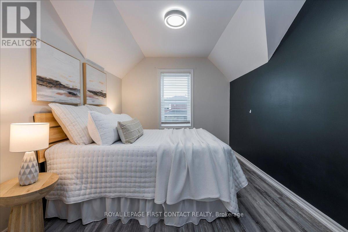 2 George Street, Innisfil, Ontario  L0L 1L0 - Photo 14 - N12470591