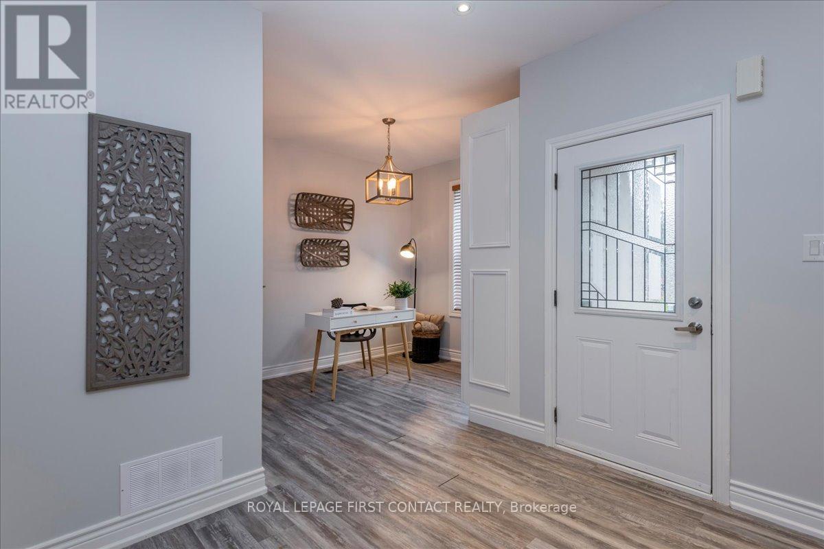 2 George Street, Innisfil, Ontario  L0L 1L0 - Photo 3 - N12470591