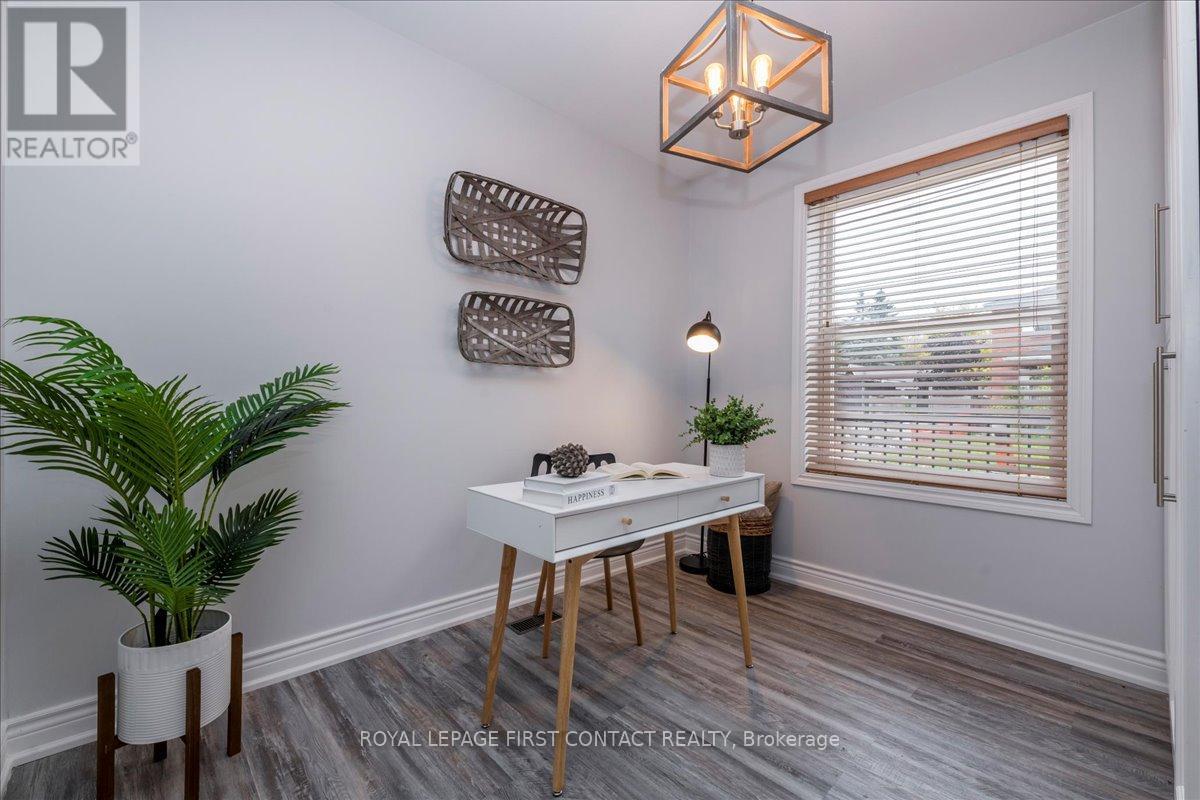 2 George Street, Innisfil, Ontario  L0L 1L0 - Photo 4 - N12470591
