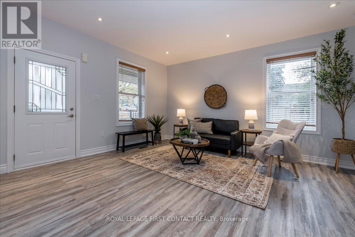 2 George Street, Innisfil, Ontario  L0L 1L0 - Photo 5 - N12470591