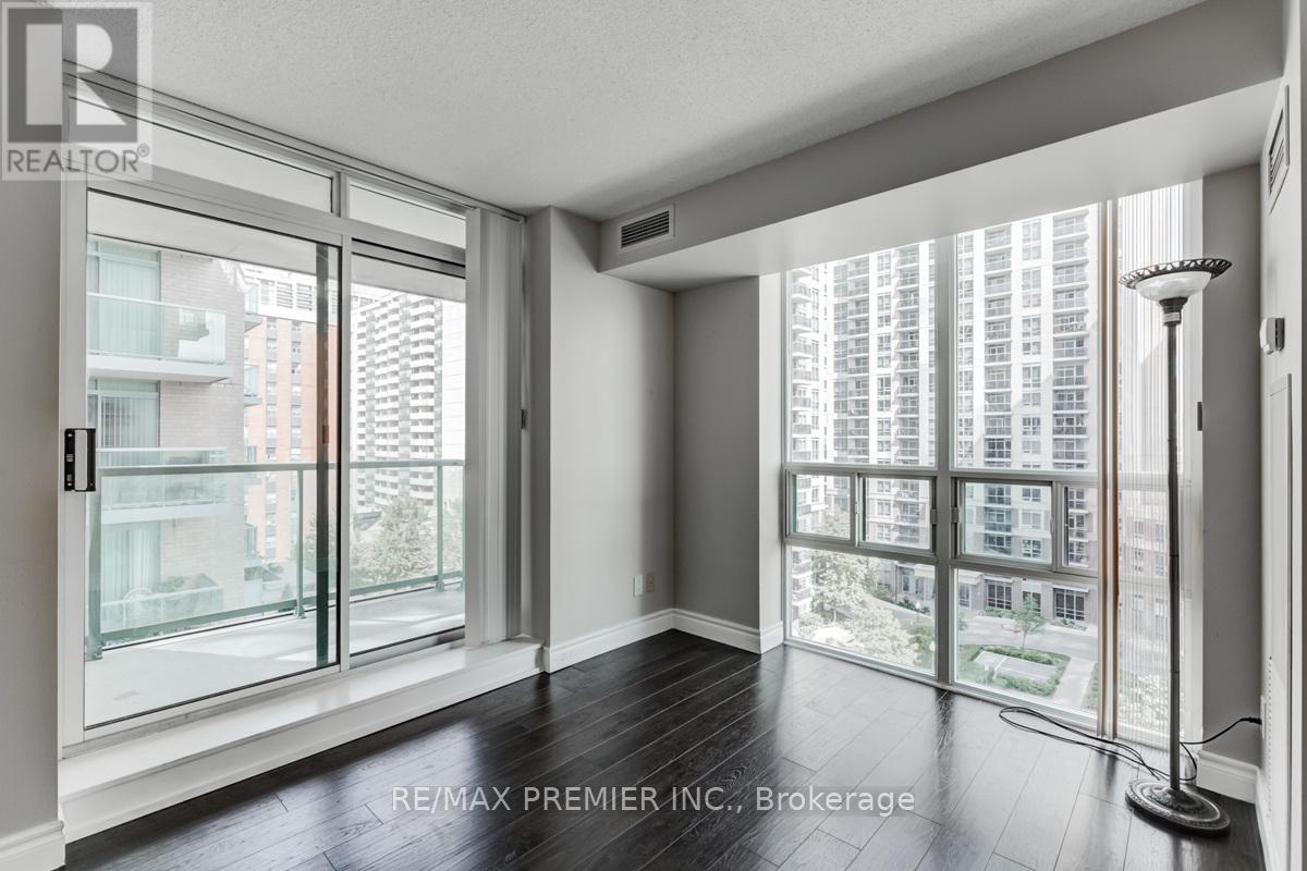 704 - 9 Michael Power Place, Toronto, Ontario  M9A 0A5 - Photo 4 - W12470399