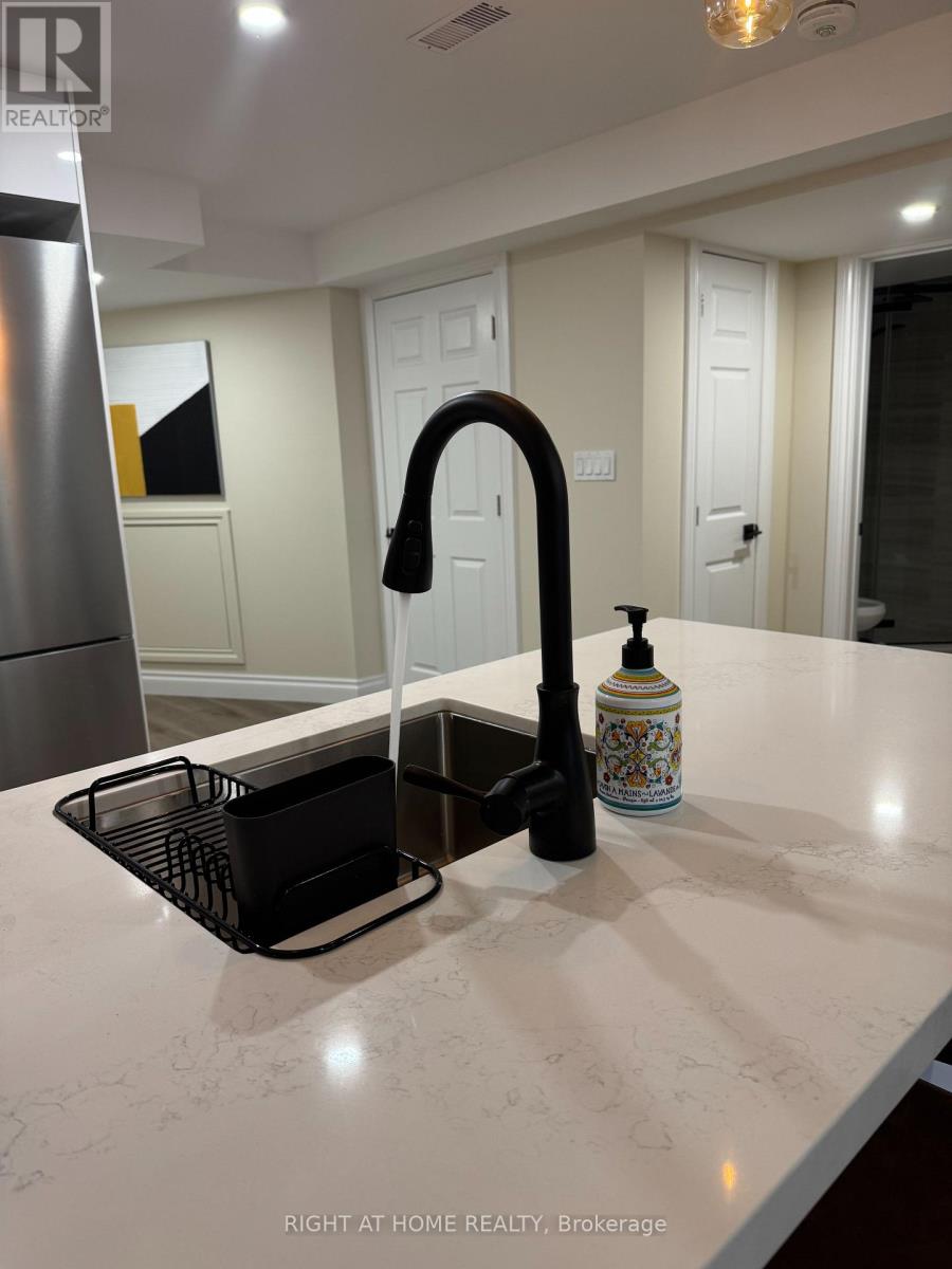 Lower - 174 Curzon Crescent, Guelph, Ontario  N1K 0B5 - Photo 7 - X12470564