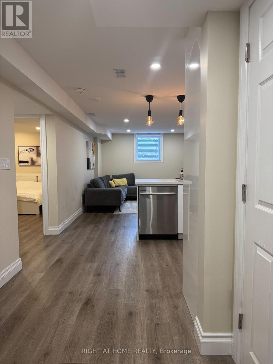 Lower - 174 Curzon Crescent, Guelph, Ontario  N1K 0B5 - Photo 9 - X12470564