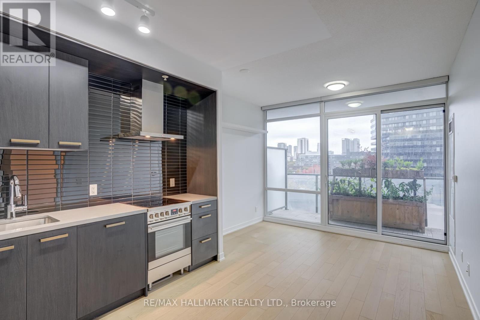 S513 - 120 Bayview Avenue, Toronto, Ontario  M5A 3R7 - Photo 10 - C12470601