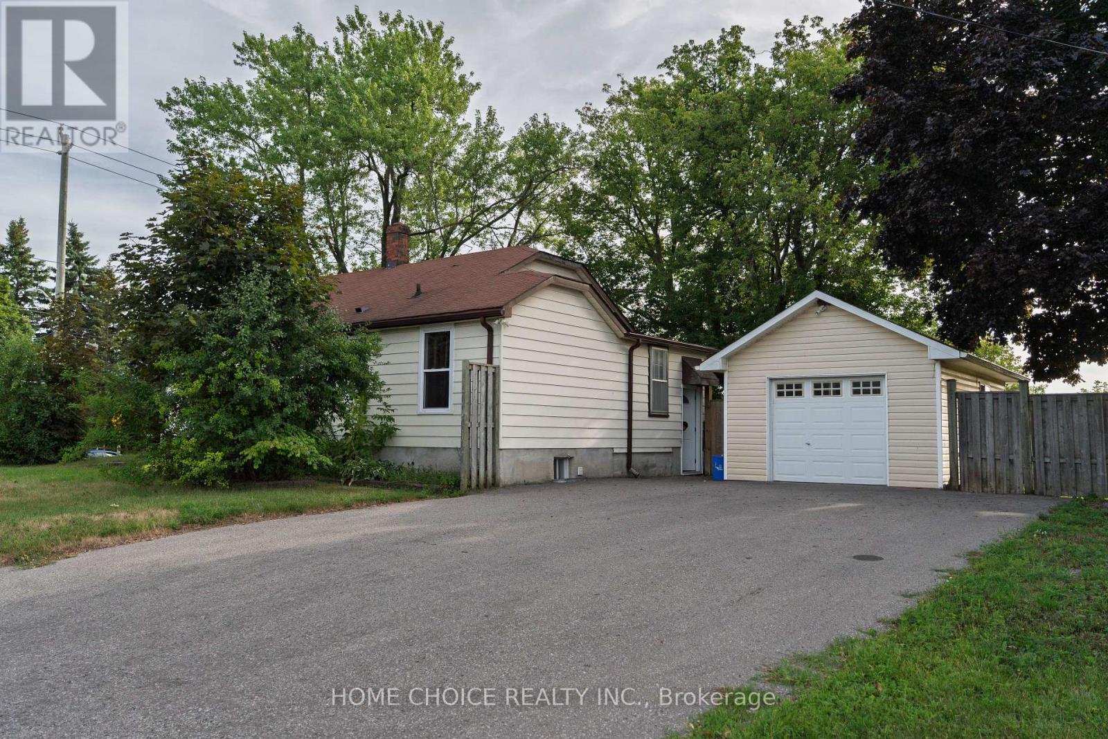 272 TAUNTON ROAD W, Oshawa, Ontario