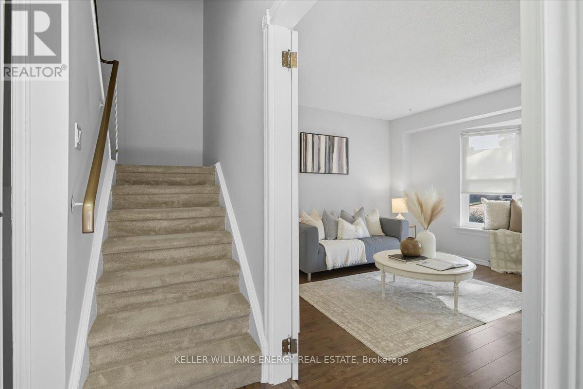 370 Ormond Drive, Oshawa, Ontario  L1K 1J2 - Photo 4 - E12449073
