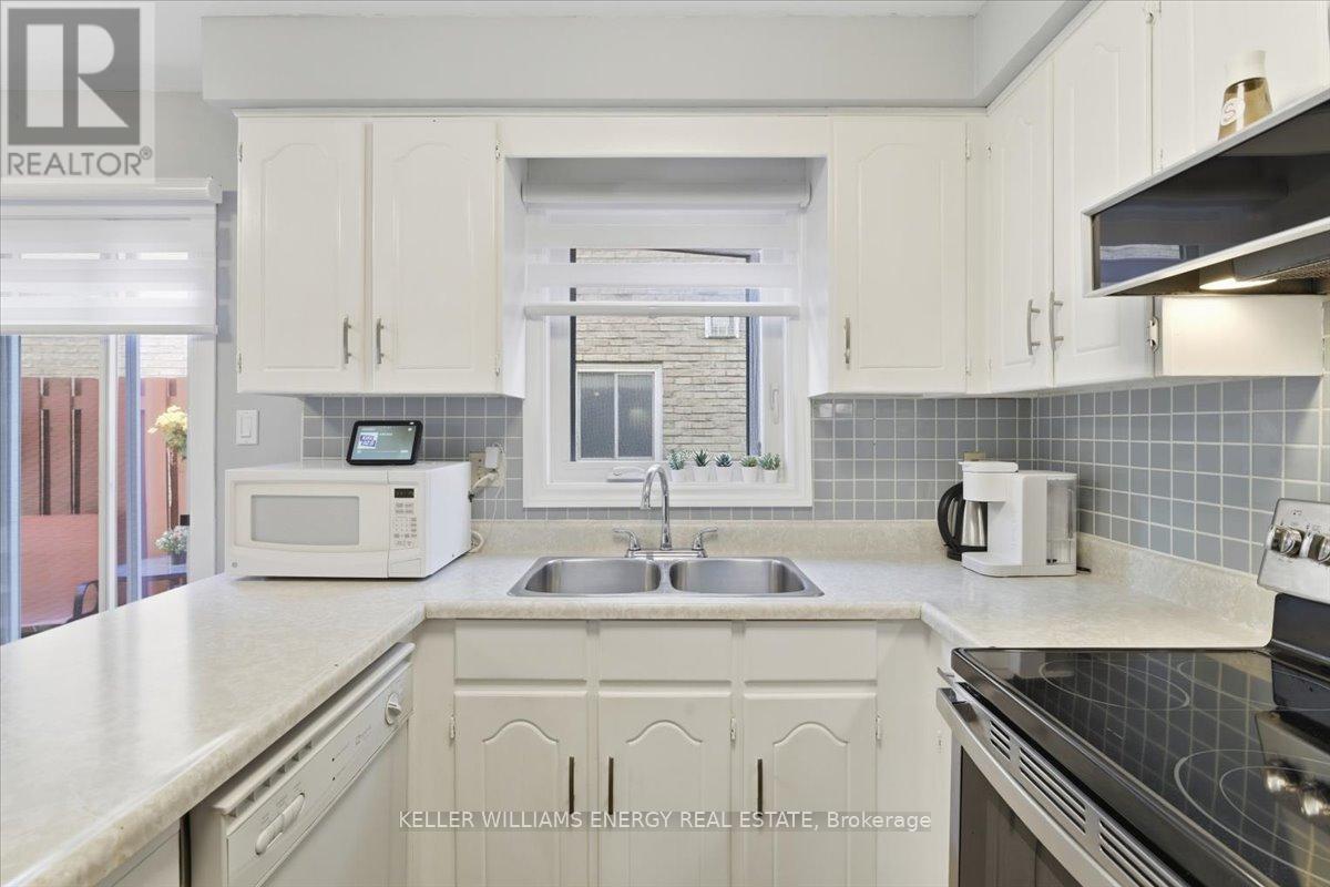 95 Delmark Boulevard, Markham, Ontario  L3P 3Z7 - Photo 5 - N12454238