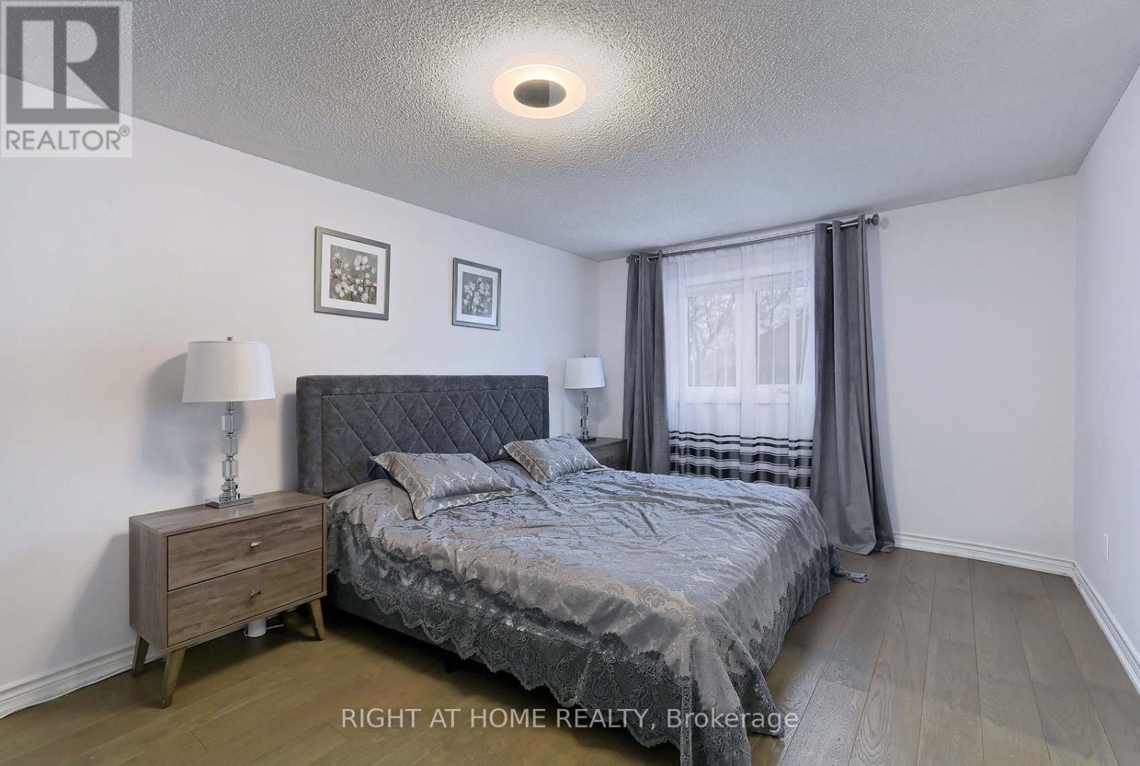 5685 Shillington Drive, Mississauga, Ontario  L5R 3N5 - Photo 17 - W12470600